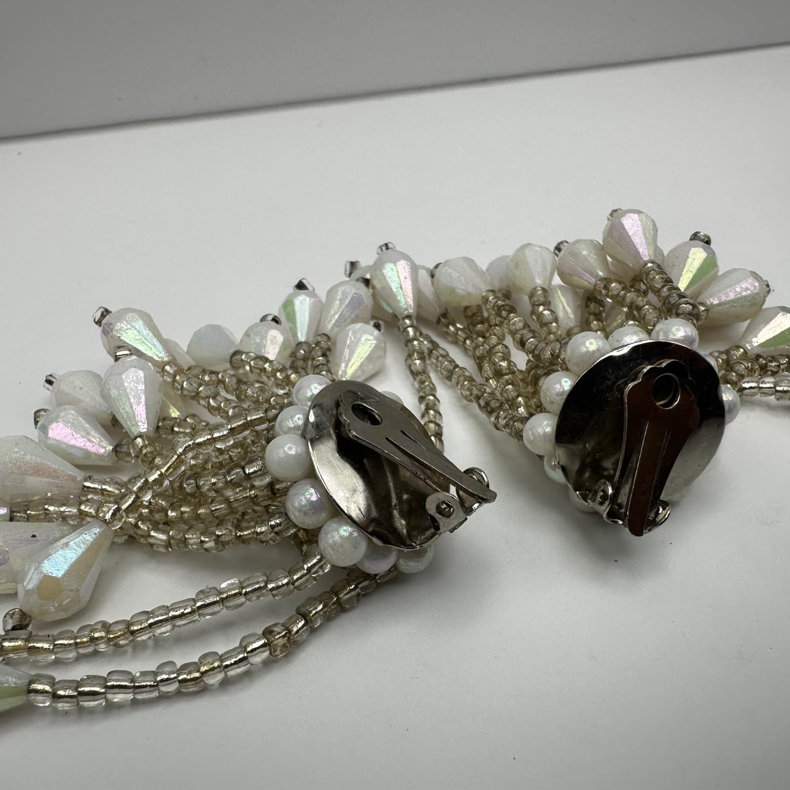 Vintage 80s shimmering white iridescent teardrop cluster clip-on earring Jewelry - Thumbnail 4