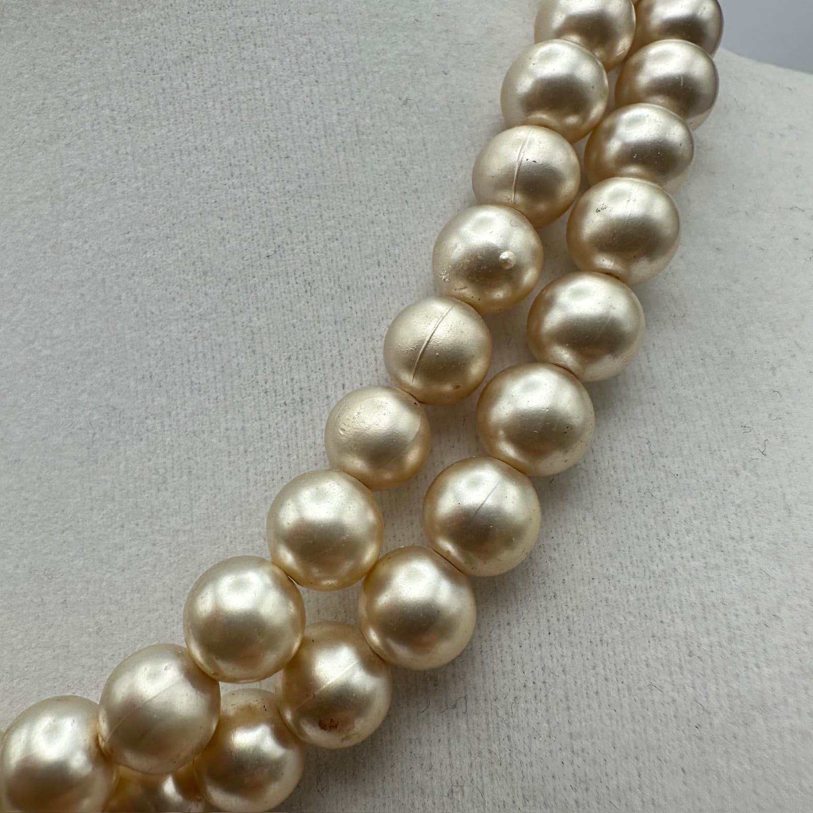 Vintage 60s Double Strand Faux Pearl Choker Necklace Filigree Box Clasp Jewelry - Thumbnail 4