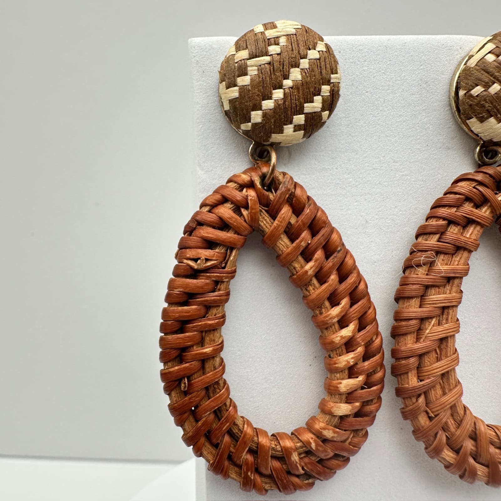 Vintage 90s Woven Rattan Teardrop Dangle Earrings Boho Straw Statement Jewelry - Thumbnail 4