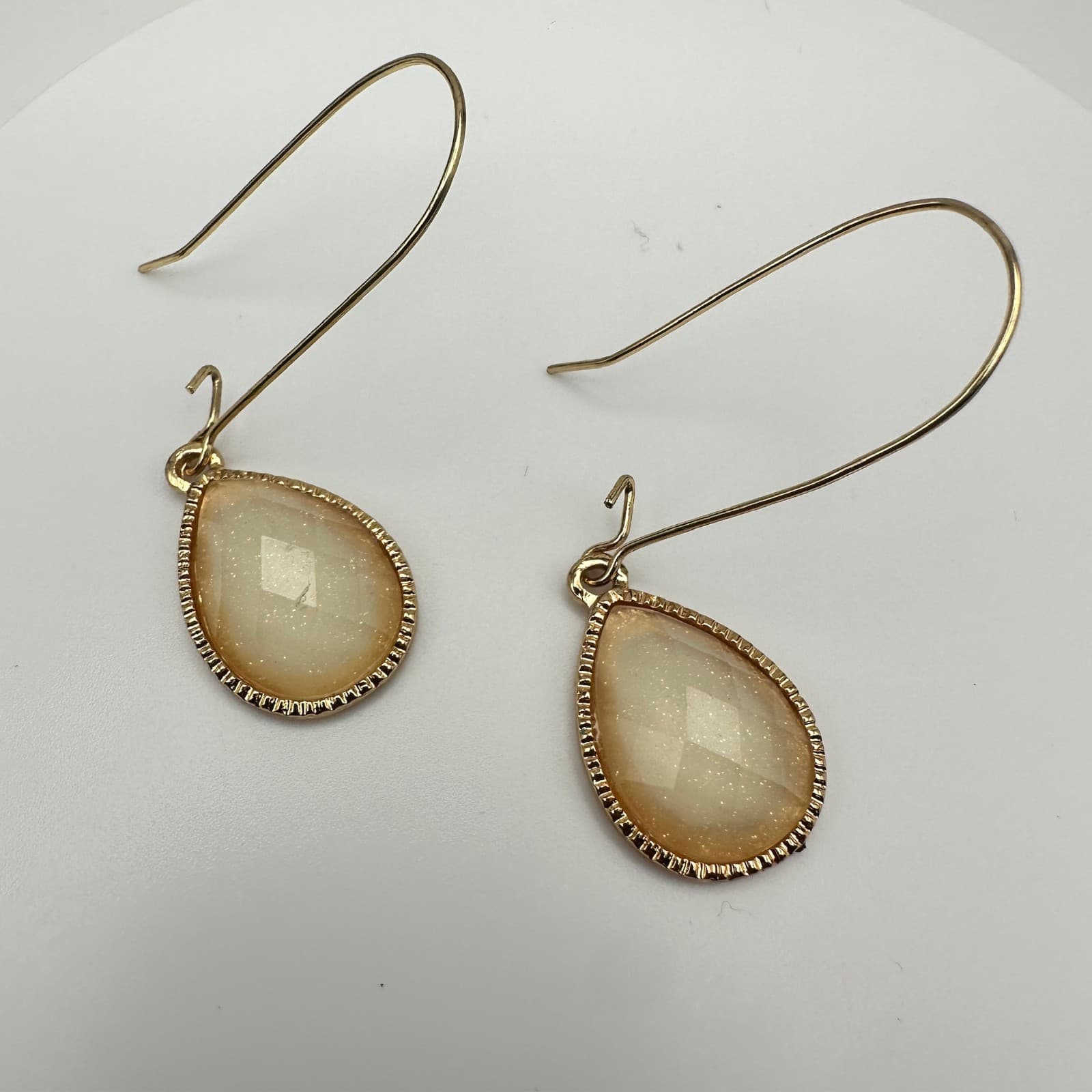 Vintage Y2K Cream Faux Druzy Teardrop Earrings Gold Tone Kidney Wire Dangle - Thumbnail 6