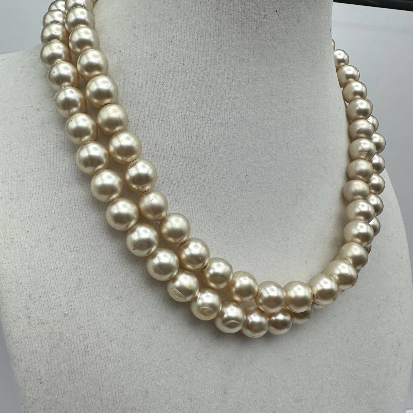 Vintage 60s Double Strand Faux Pearl Choker Necklace Filigree Box Clasp Jewelry - Thumbnail 2