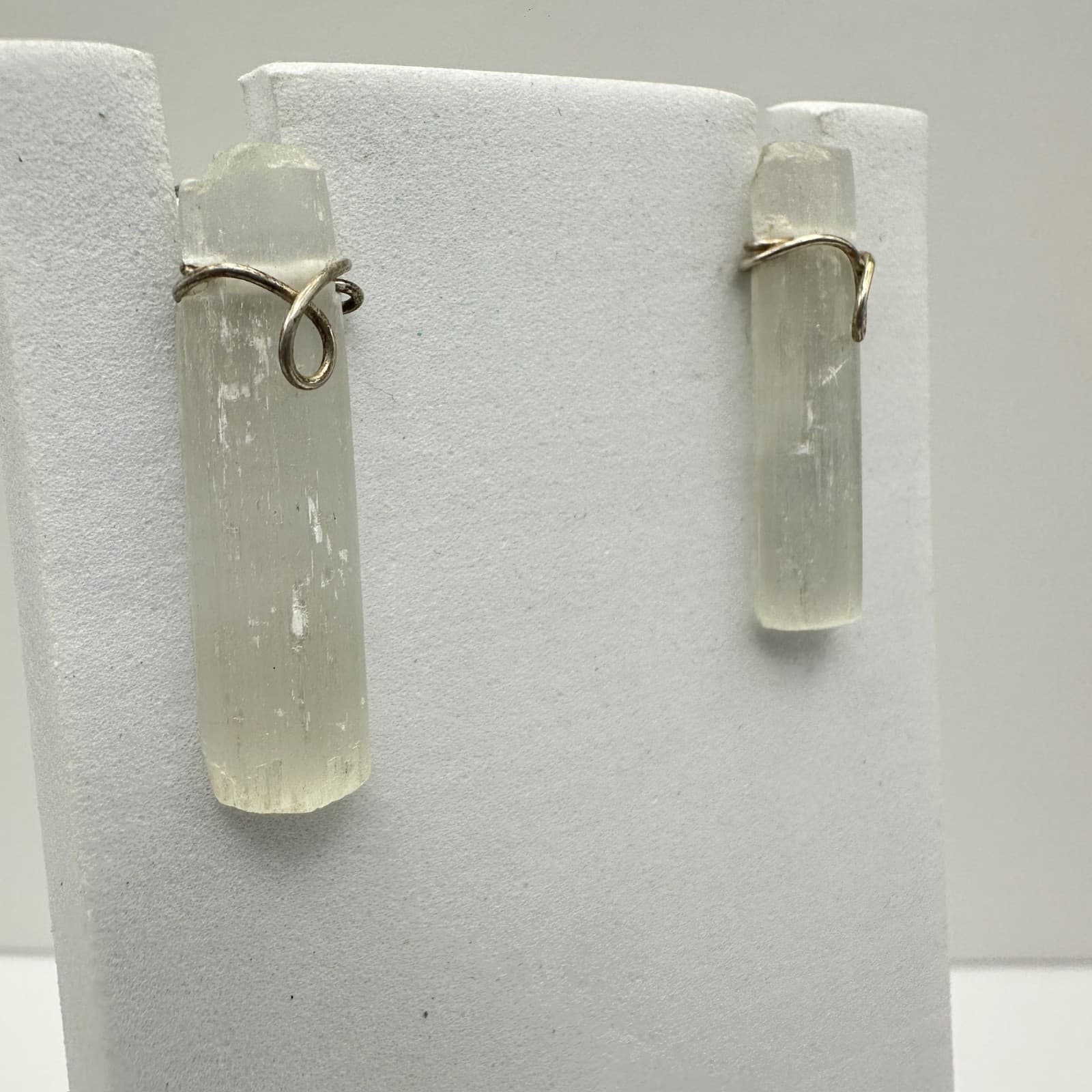Vintage 80s Raw Selenite Crystal Stud Earrings Silver Tone Wire Wrapped Witchy - Thumbnail 2