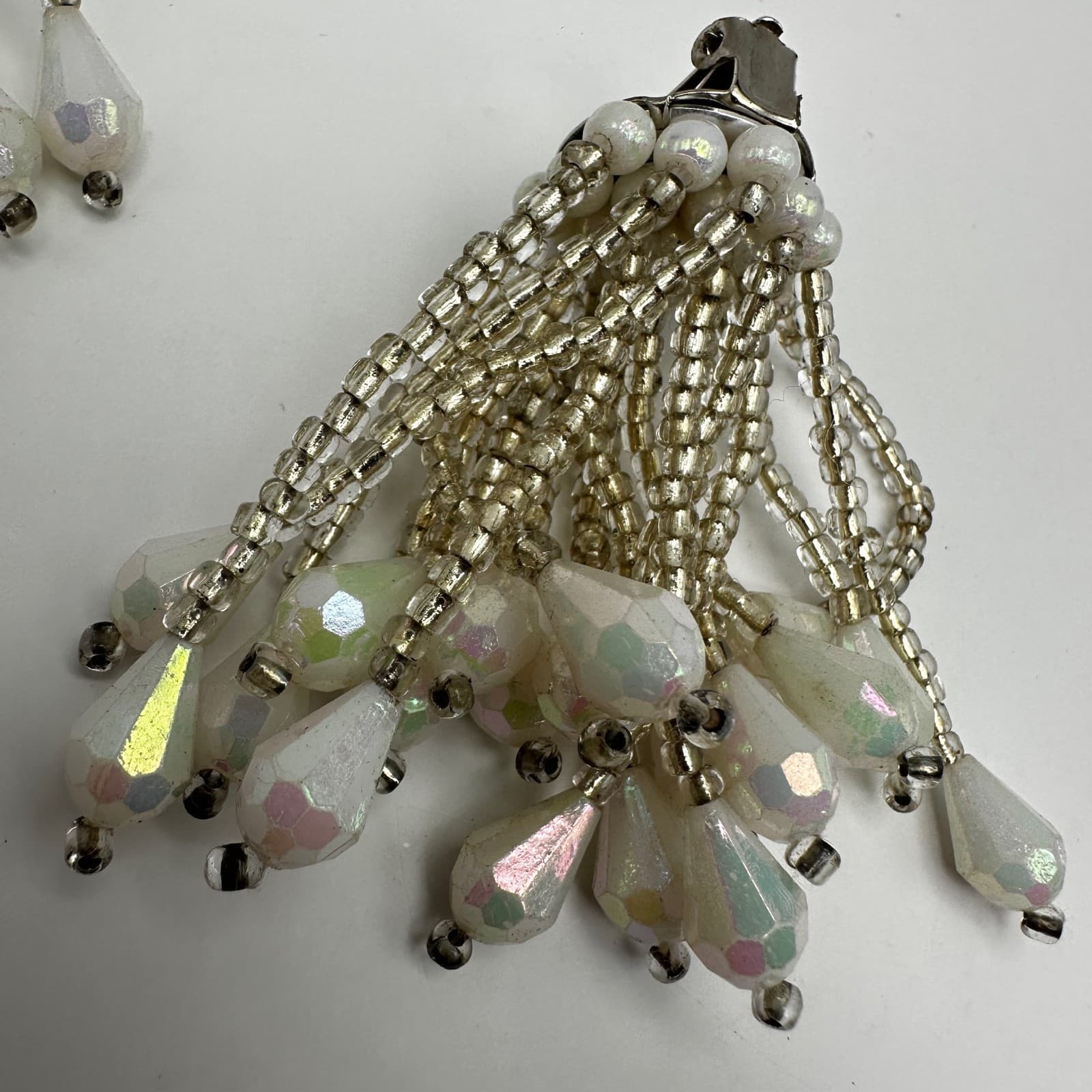 Vintage 80s shimmering white iridescent teardrop cluster clip-on earring Jewelry - Thumbnail 3