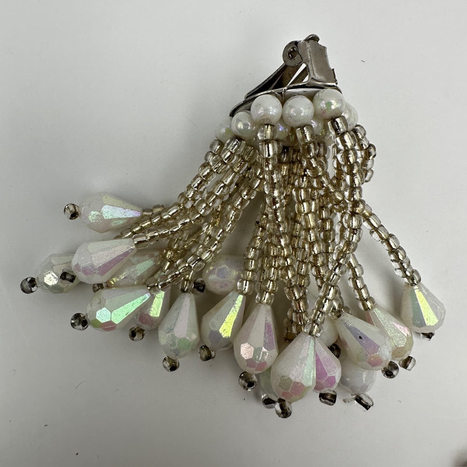 Vintage 80s shimmering white iridescent teardrop cluster clip-on earring Jewelry - Thumbnail 2