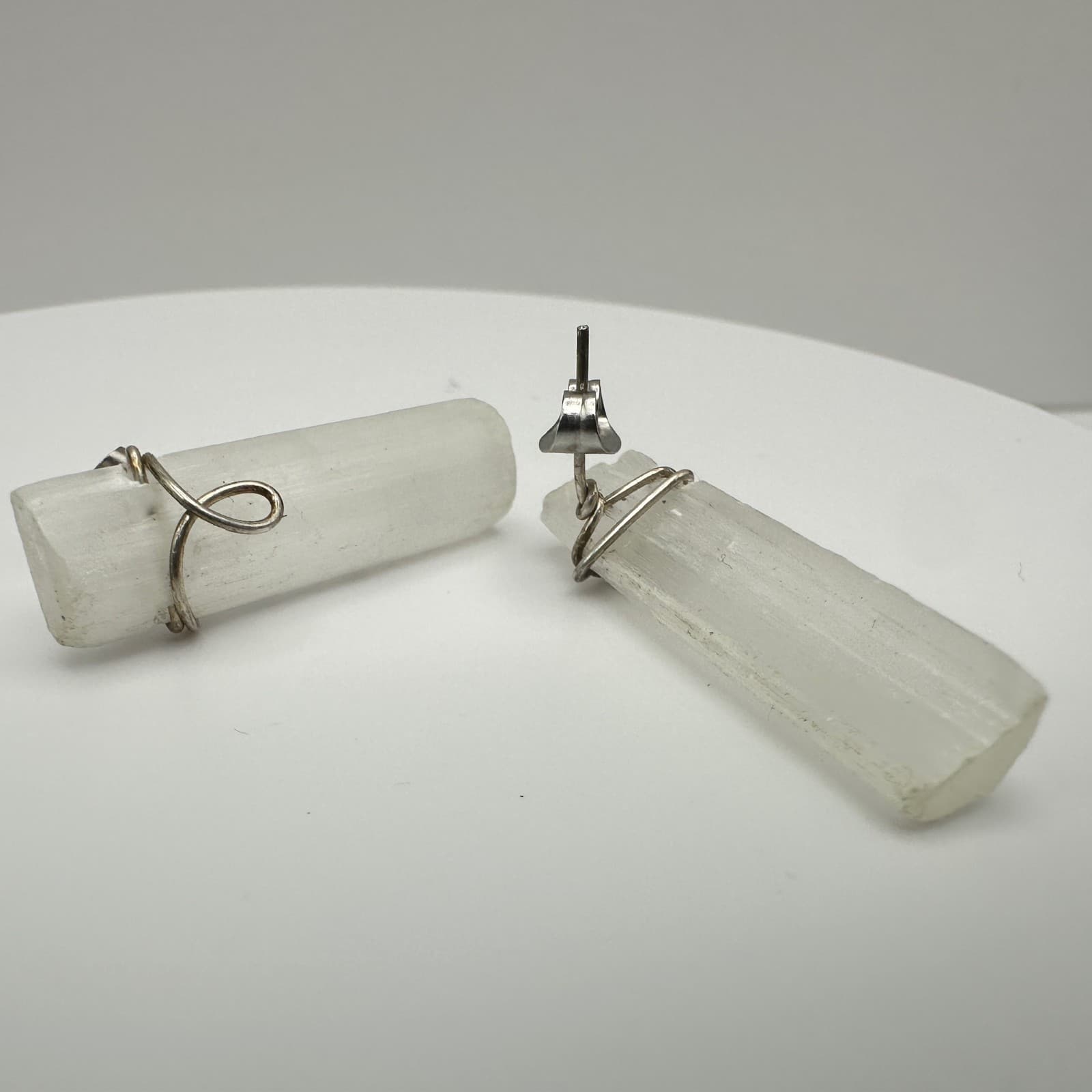 Vintage 80s Raw Selenite Crystal Stud Earrings Silver Tone Wire Wrapped Witchy - Thumbnail 6