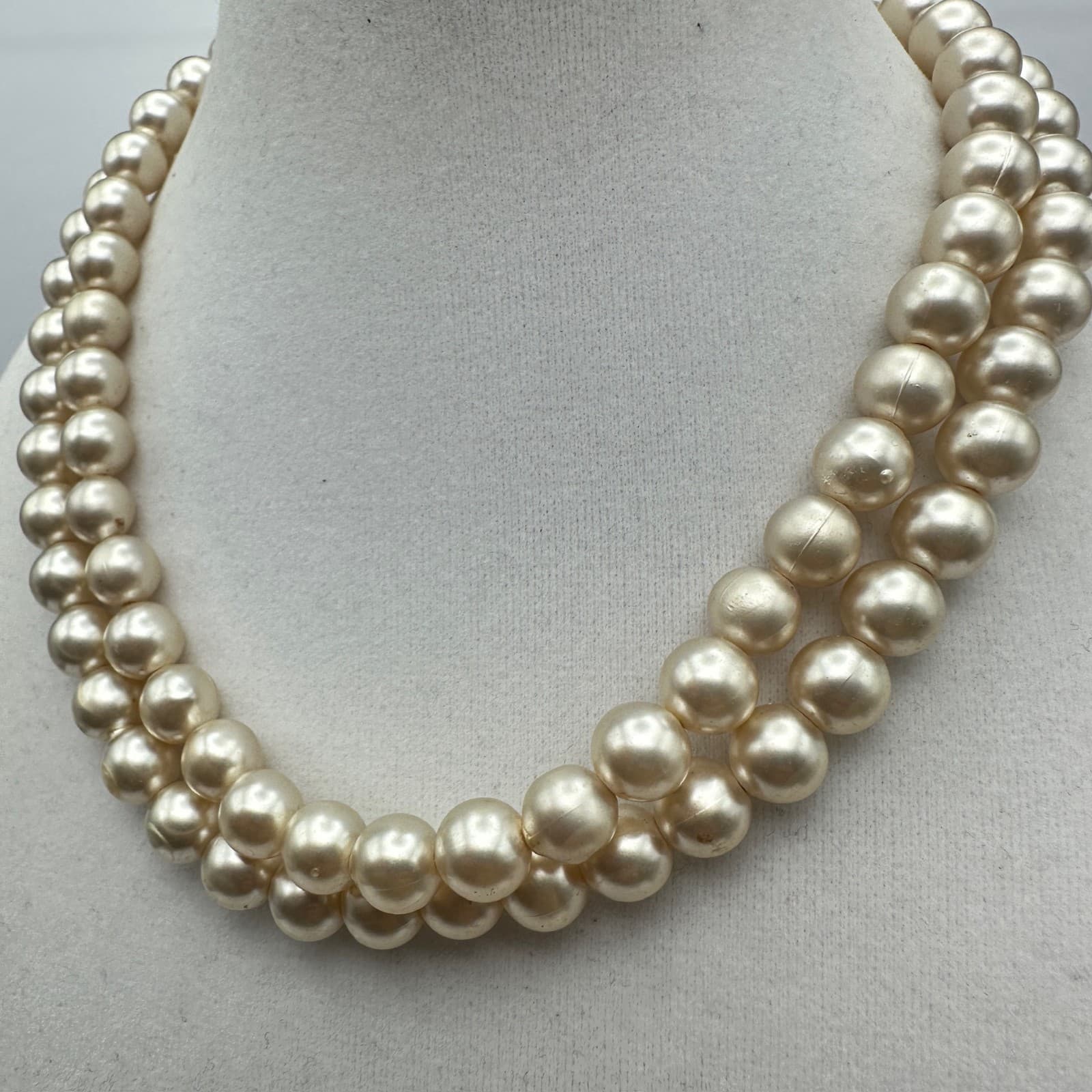Vintage 60s Double Strand Faux Pearl Choker Necklace Filigree Box Clasp Jewelry - Thumbnail 3