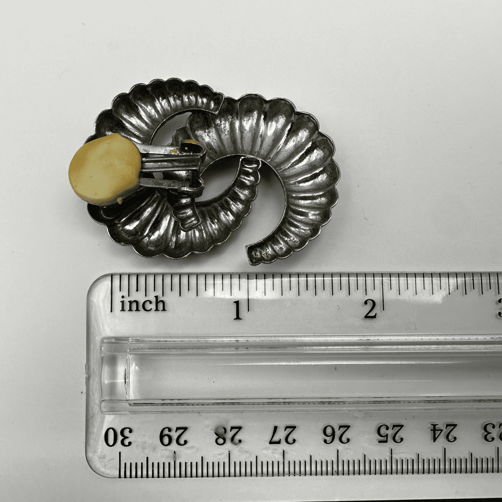 Vintage 80s Ram Horn Scroll Clip On Earrings Silver Tone Gunmetal Jewelry - Thumbnail 6