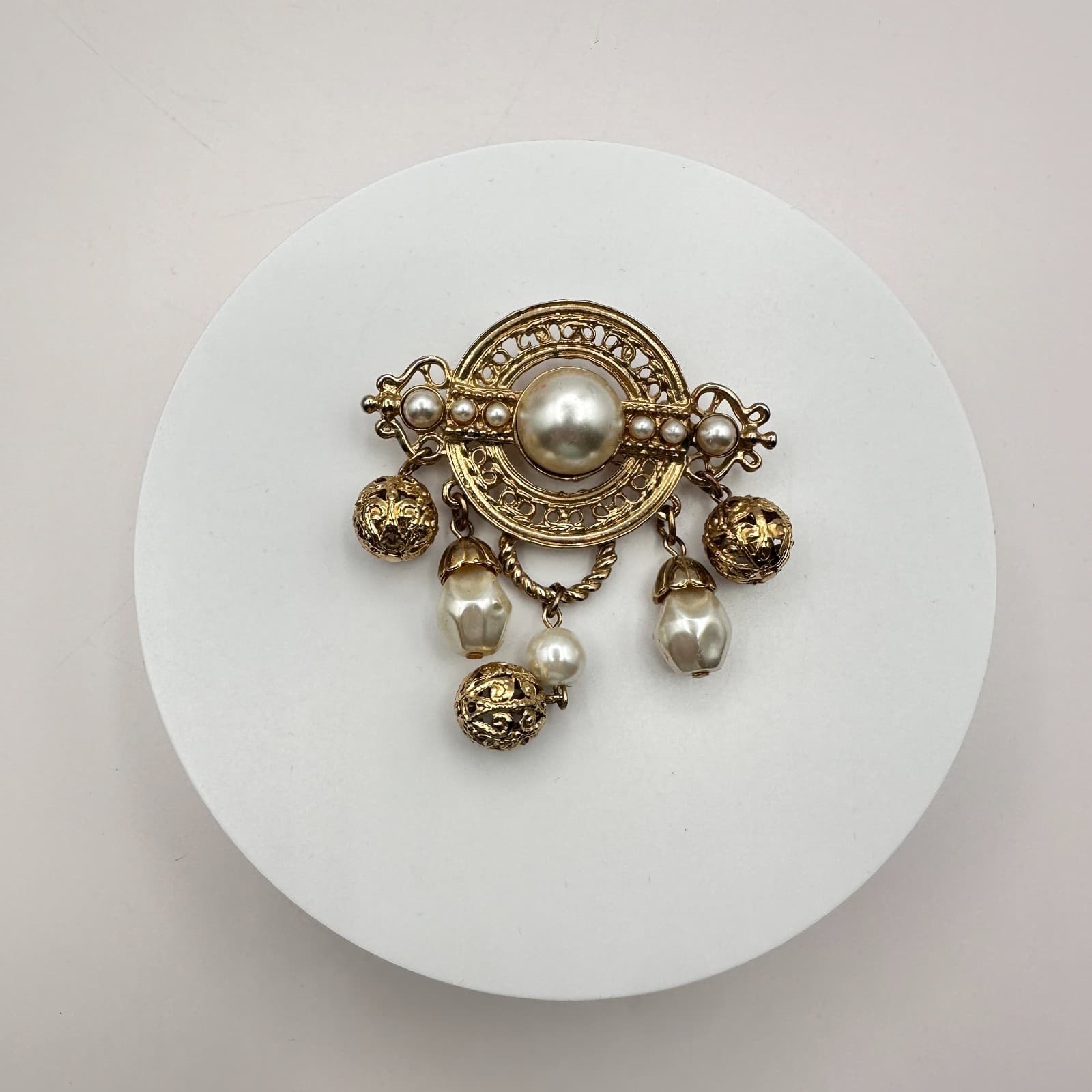 Vintage 80s Women Brooch Gold Tone White Beaded Jewelry - Thumbnail 2