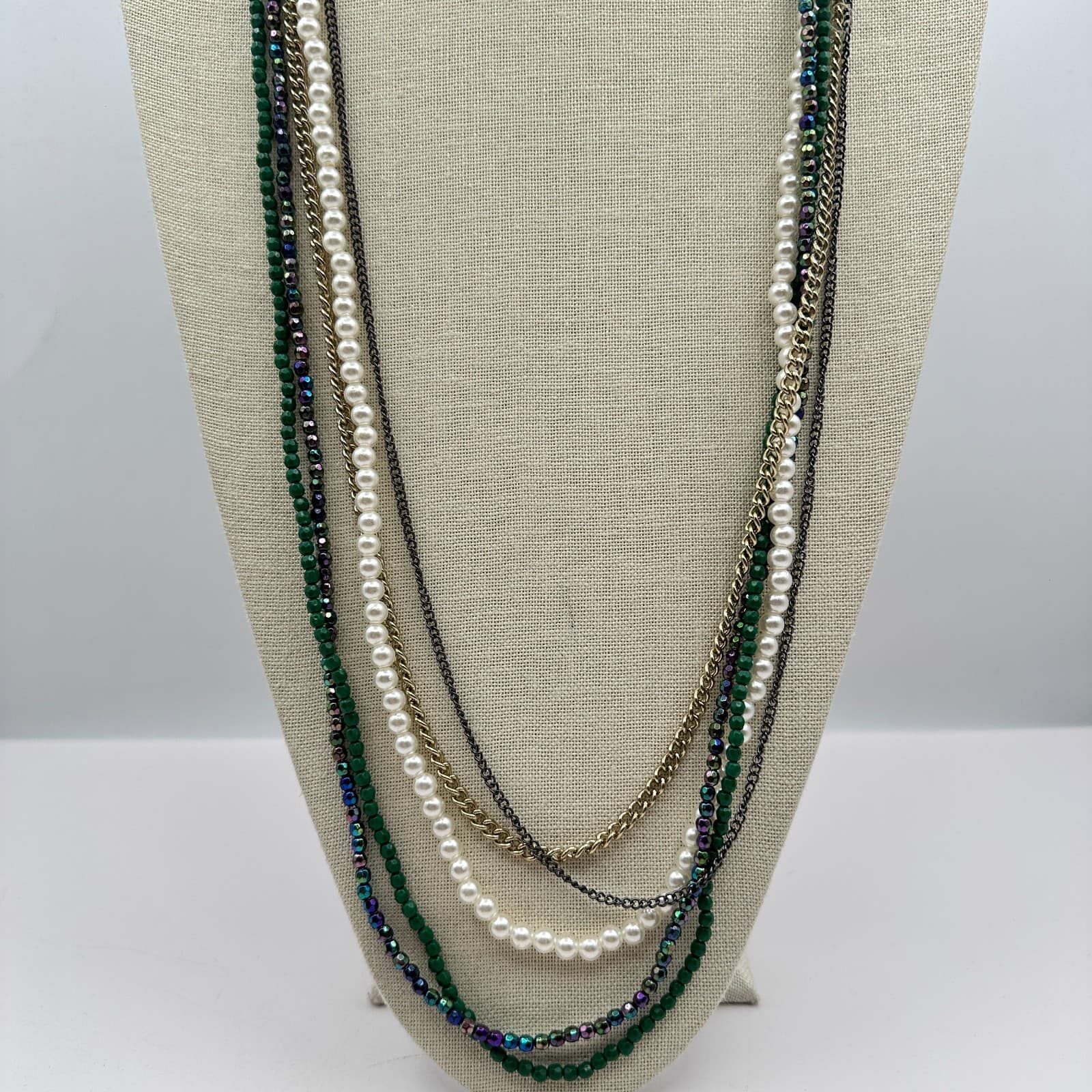 Vintage 80s Gold Tone Chain Layered Necklace Green Beads Faux Pearls Jewelry - Thumbnail 2