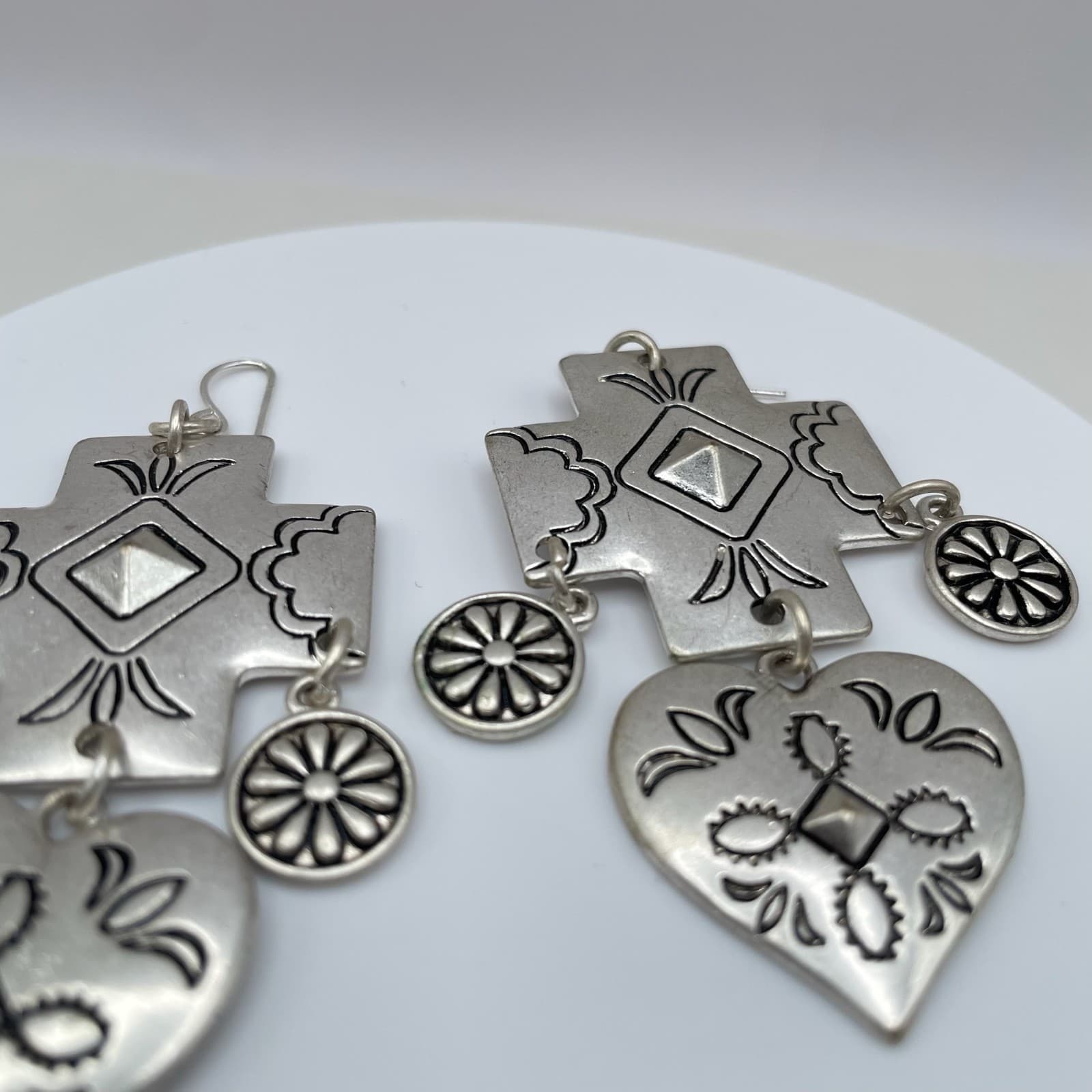 Vintage 90s Floral Cross Heart Dangle Earrings Silver Tone Women's Jewelry - Thumbnail 6