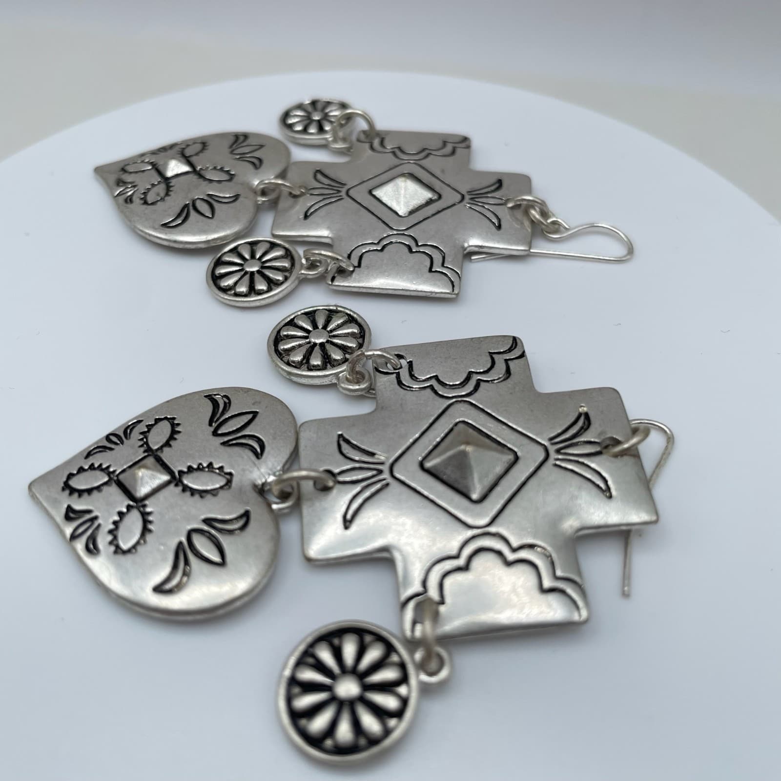 Vintage 90s Floral Cross Heart Dangle Earrings Silver Tone Women's Jewelry - Thumbnail 7