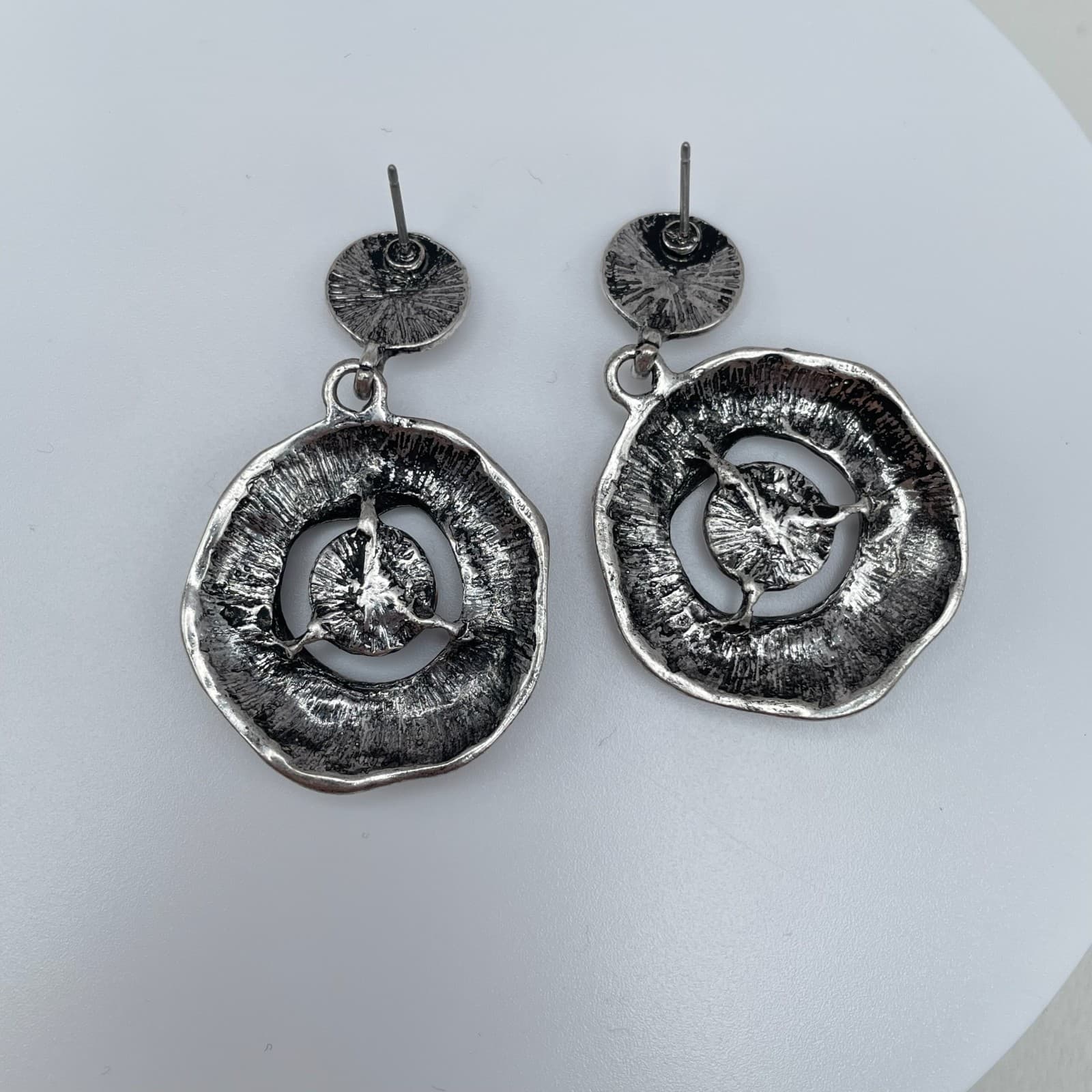 Vintage 90s White Stone Hammered Drop Earrings Silver Tone Women's Jewelry - Thumbnail 2