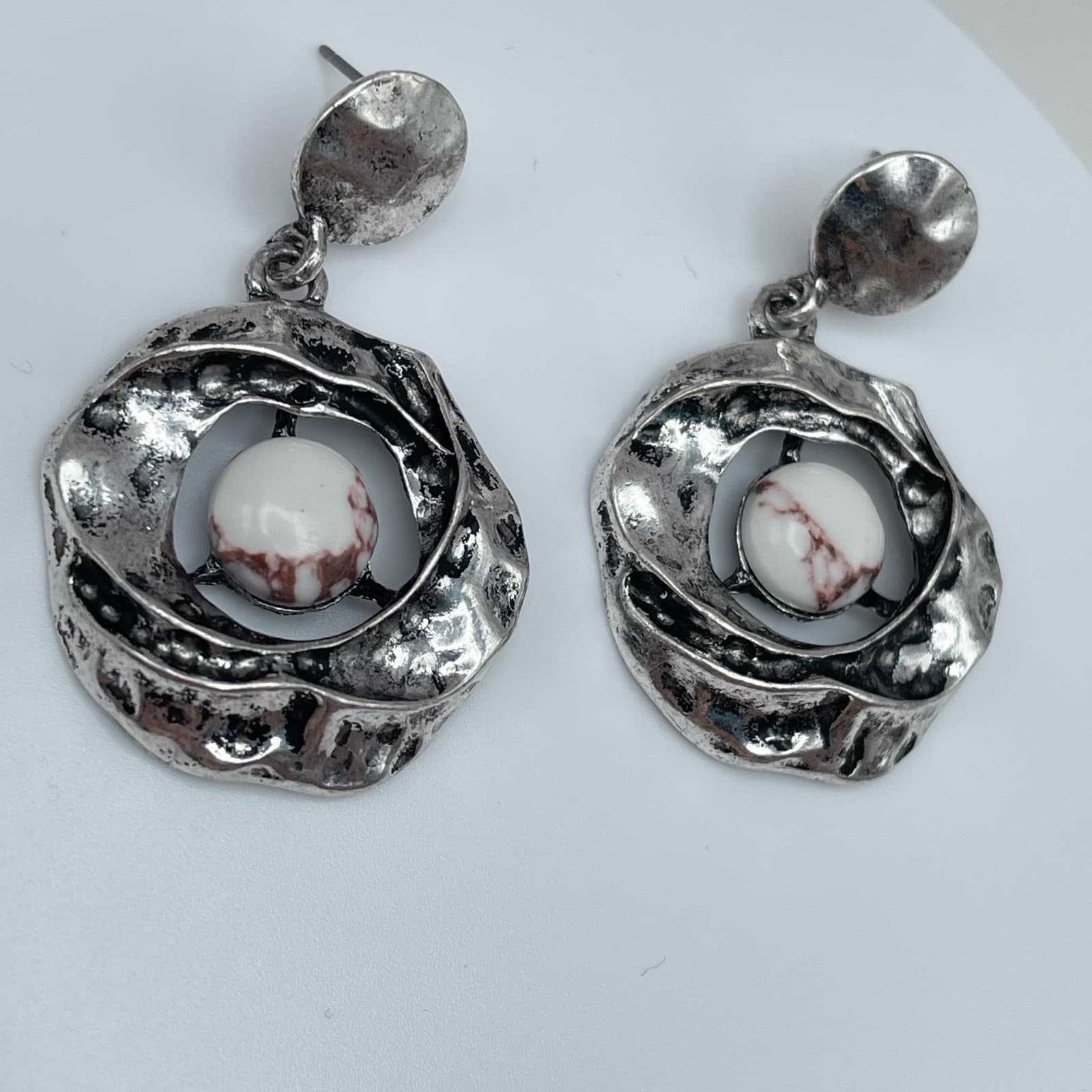 Vintage 90s White Stone Hammered Drop Earrings Silver Tone Women's Jewelry - Thumbnail 4