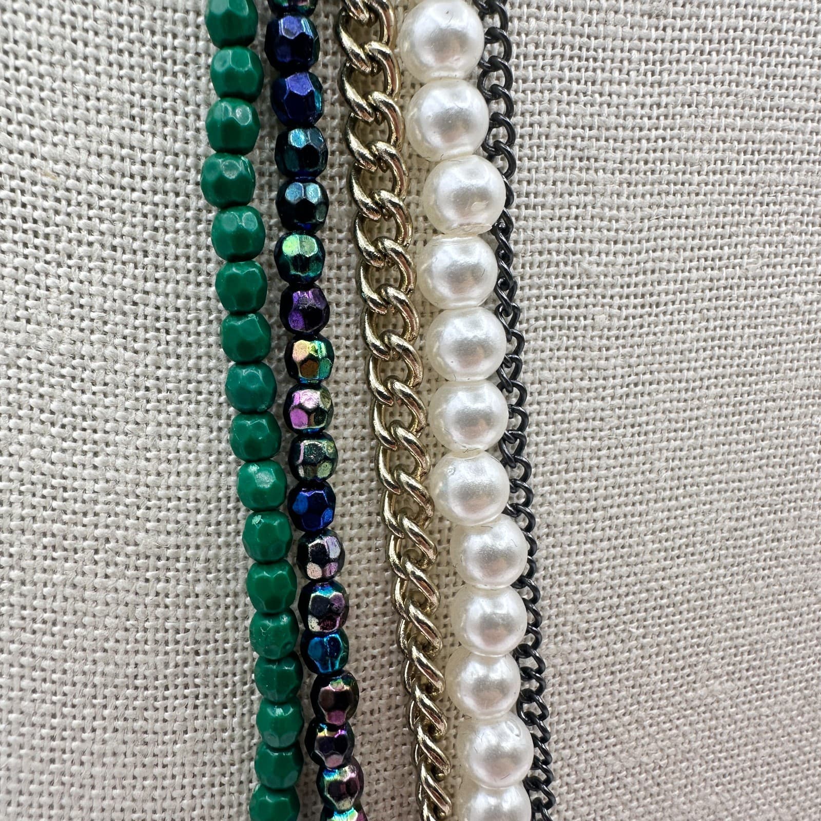 Vintage 80s Gold Tone Chain Layered Necklace Green Beads Faux Pearls Jewelry - Thumbnail 5