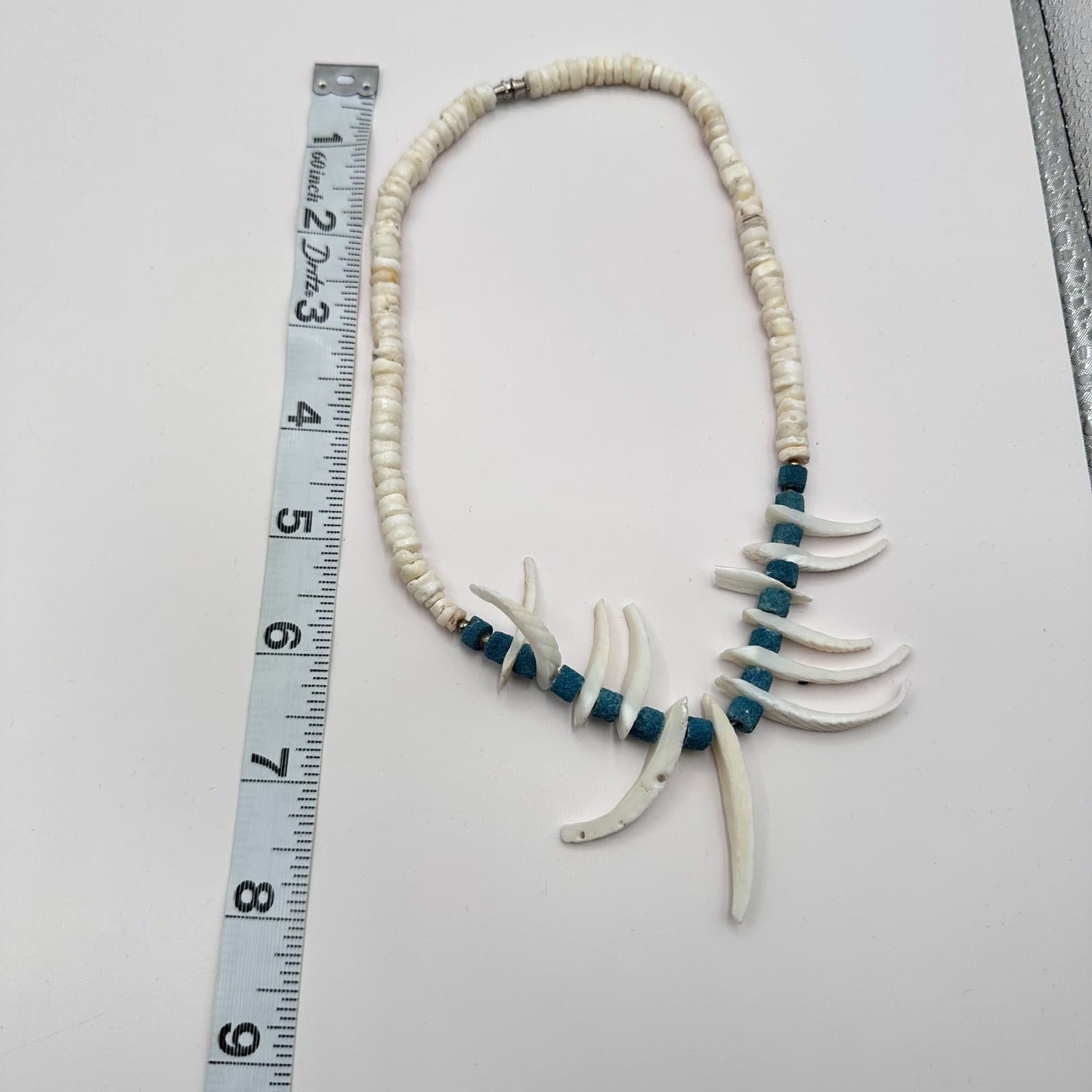 Vintage 90s White Blue Heishi Spiky Shell Beaded Necklace Silver Tone Jewelry - Thumbnail 8