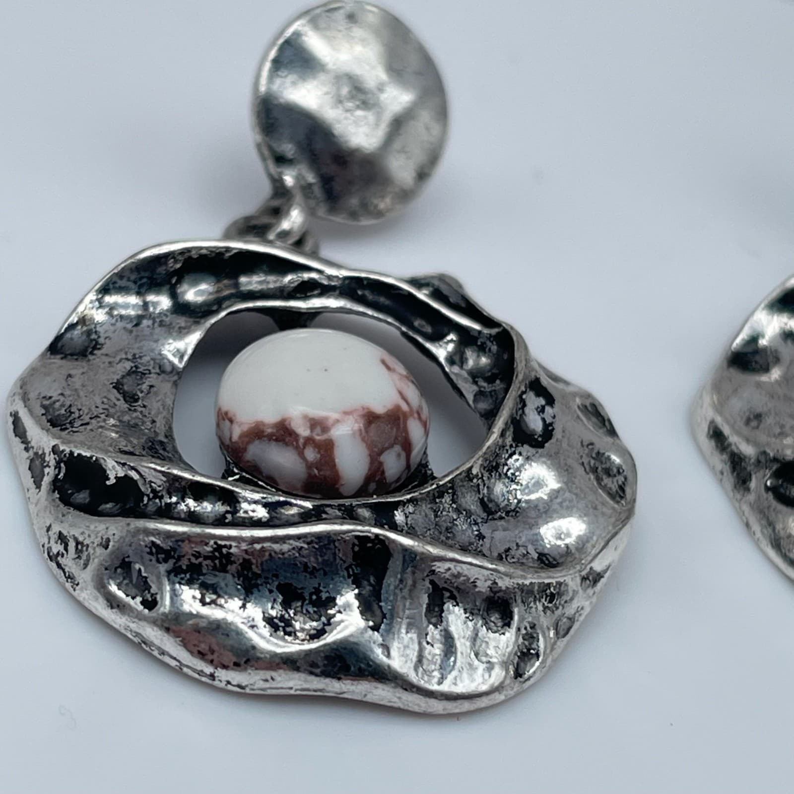 Vintage 90s White Stone Hammered Drop Earrings Silver Tone Women's Jewelry - Thumbnail 6