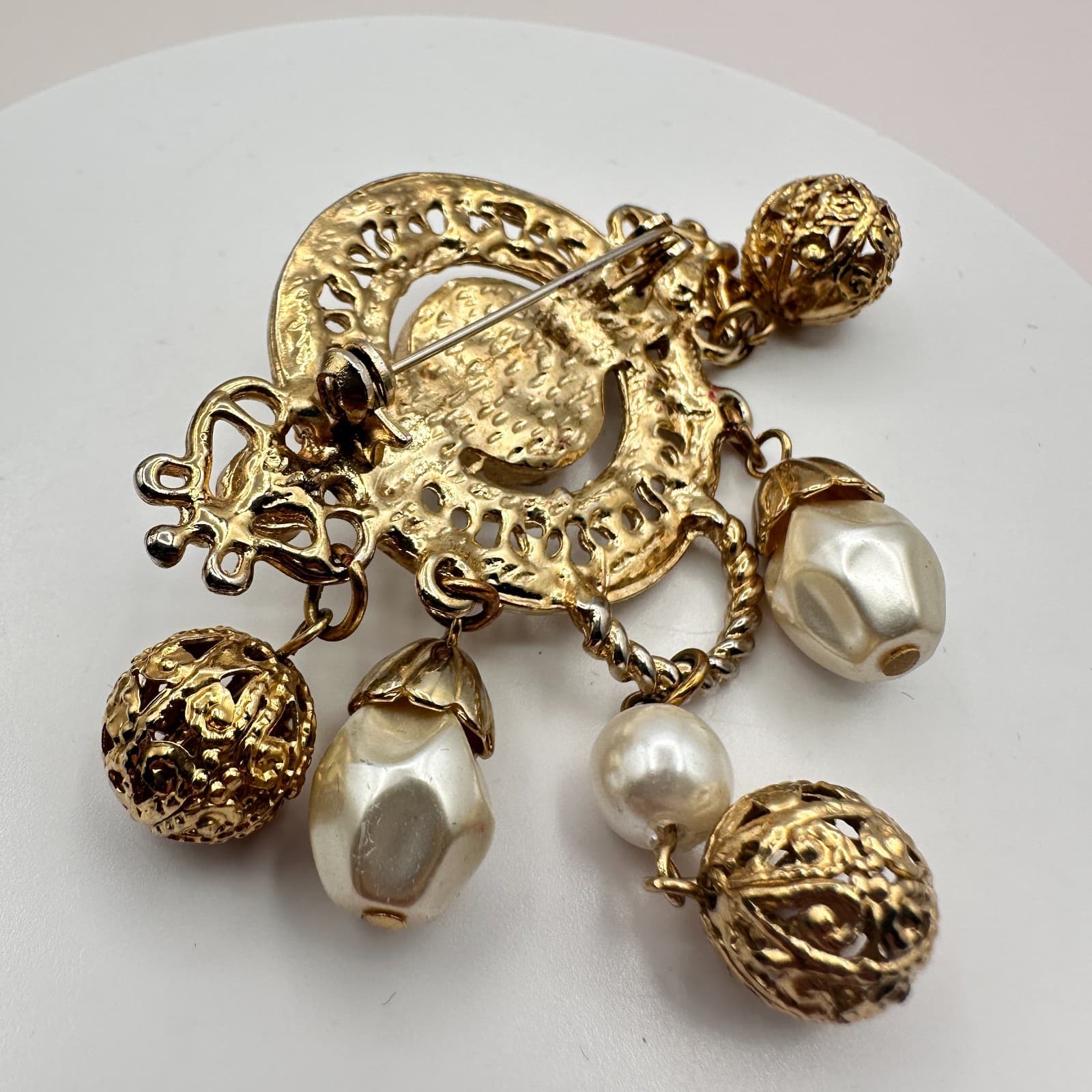 Vintage 80s Women Brooch Gold Tone White Beaded Jewelry - Thumbnail 6