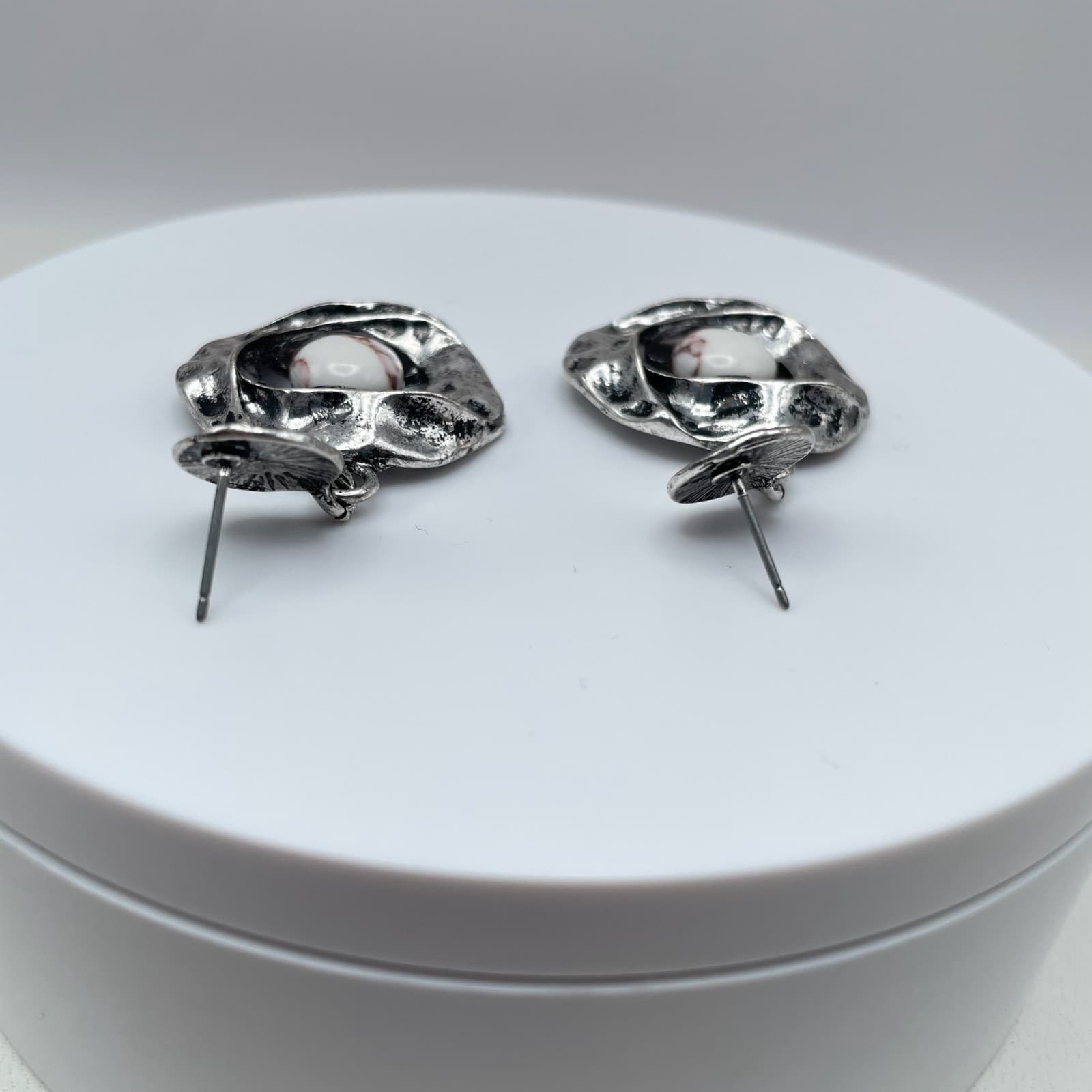 Vintage 90s White Stone Hammered Drop Earrings Silver Tone Women's Jewelry - Thumbnail 10