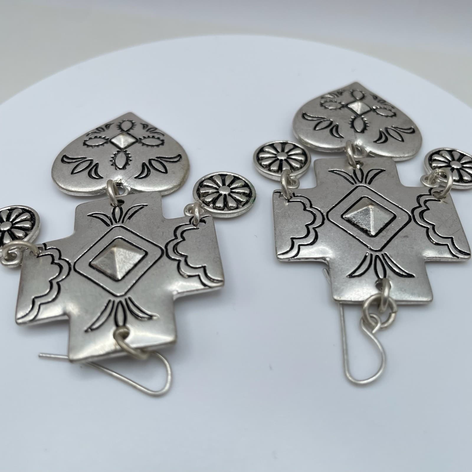 Vintage 90s Floral Cross Heart Dangle Earrings Silver Tone Women's Jewelry - Thumbnail 8
