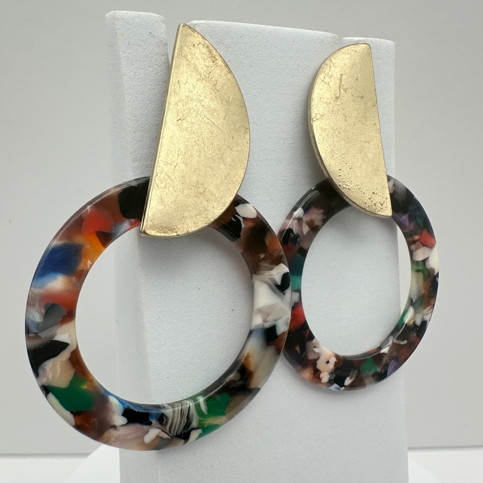 Vintage 90s Tortoise Shell Resin Hoop Earrings Gold Tone Half Moon Post Dangle - Thumbnail 2
