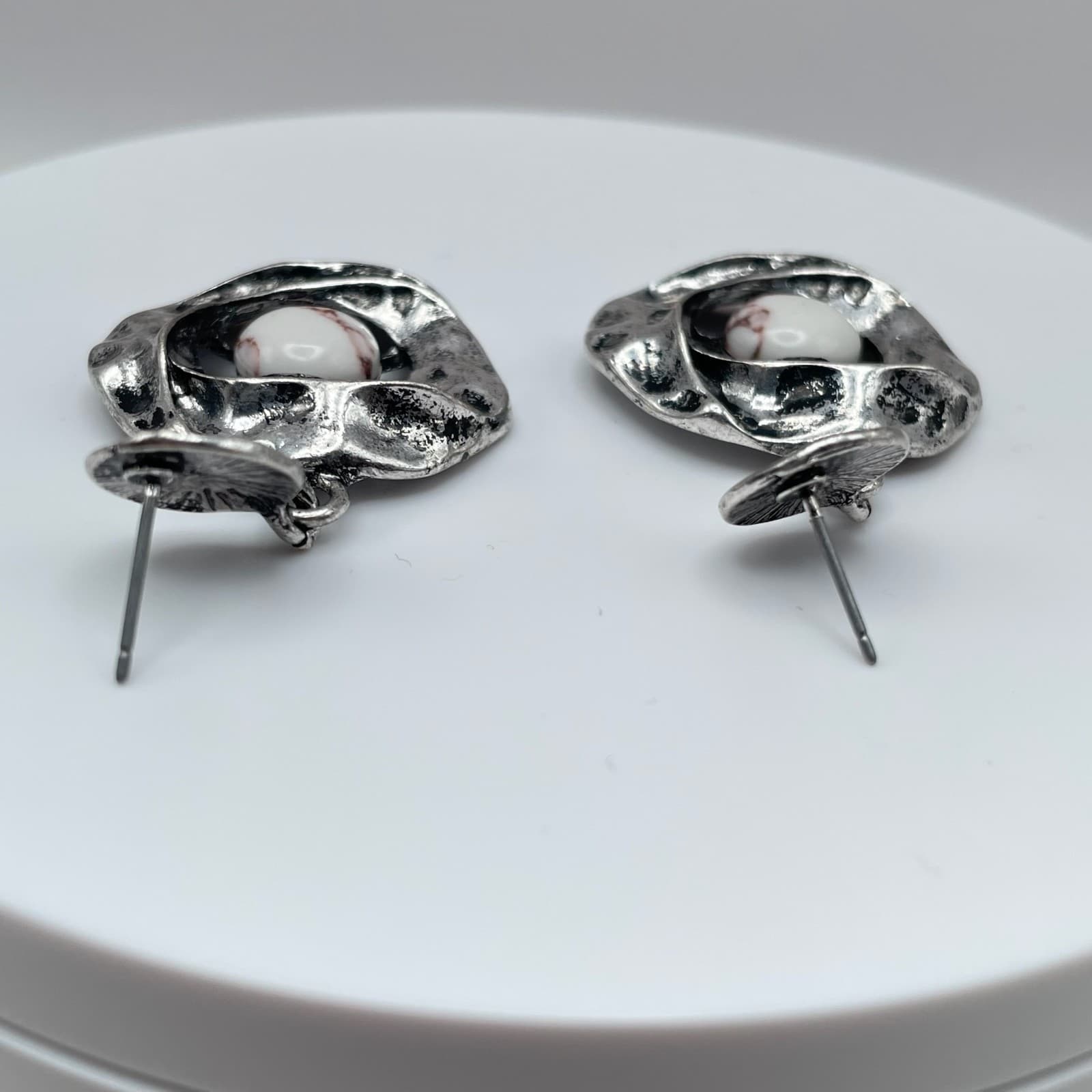 Vintage 90s White Stone Hammered Drop Earrings Silver Tone Women's Jewelry - Thumbnail 11