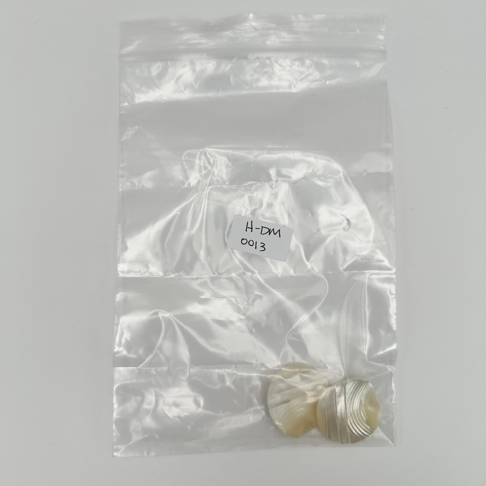 Vintage 90s Mother of Pearl Cream Stud Earrings Shell Carved Women's Jewelry - Thumbnail 9