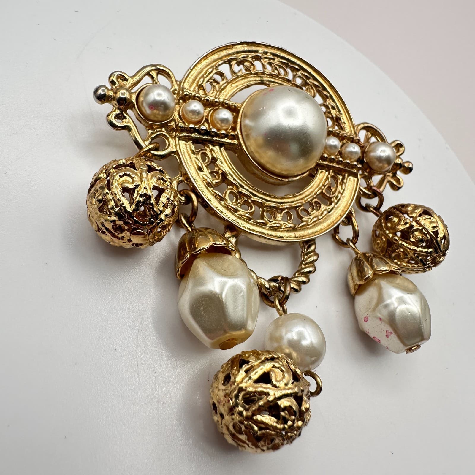 Vintage 80s Women Brooch Gold Tone White Beaded Jewelry - Thumbnail 4