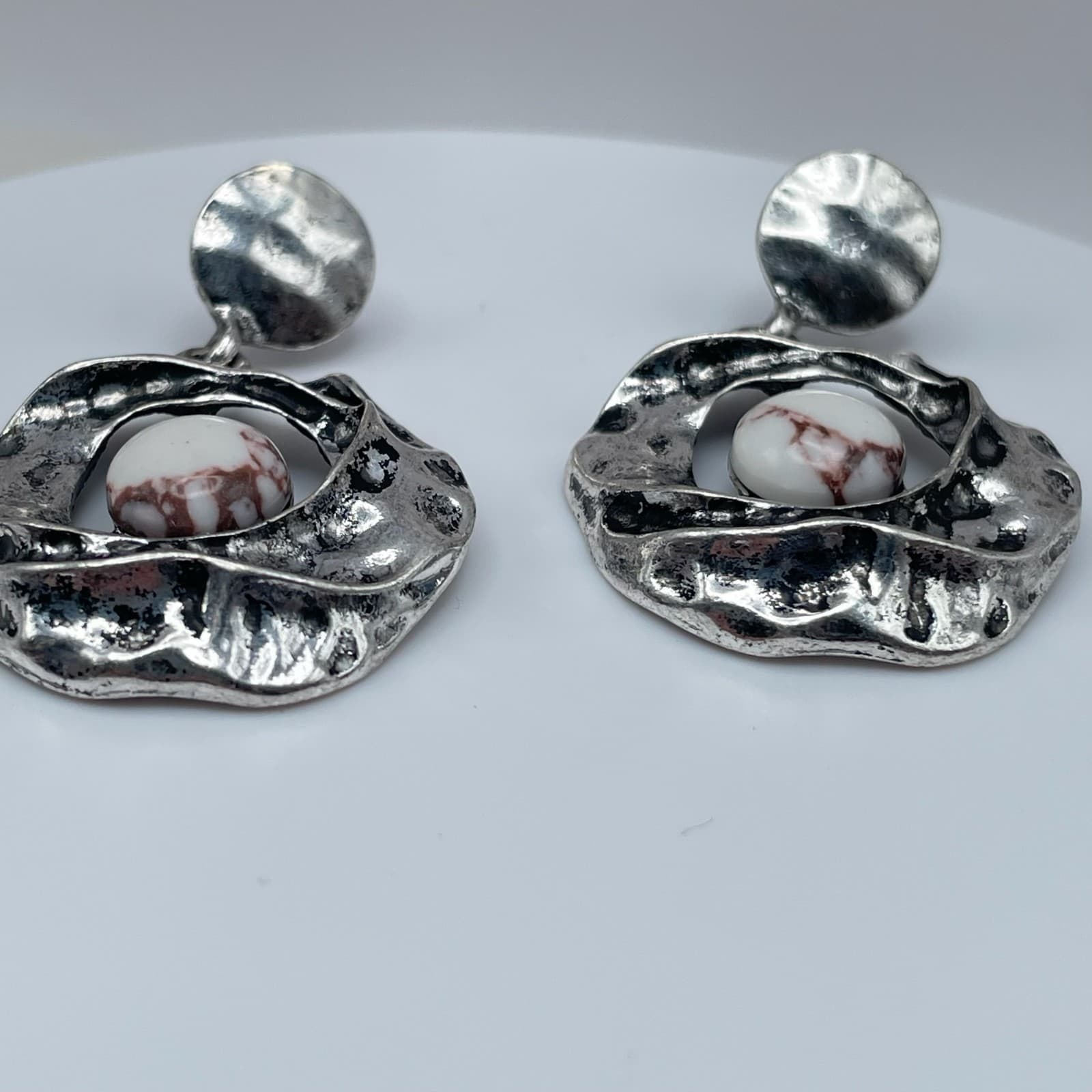 Vintage 90s White Stone Hammered Drop Earrings Silver Tone Women's Jewelry - Thumbnail 5