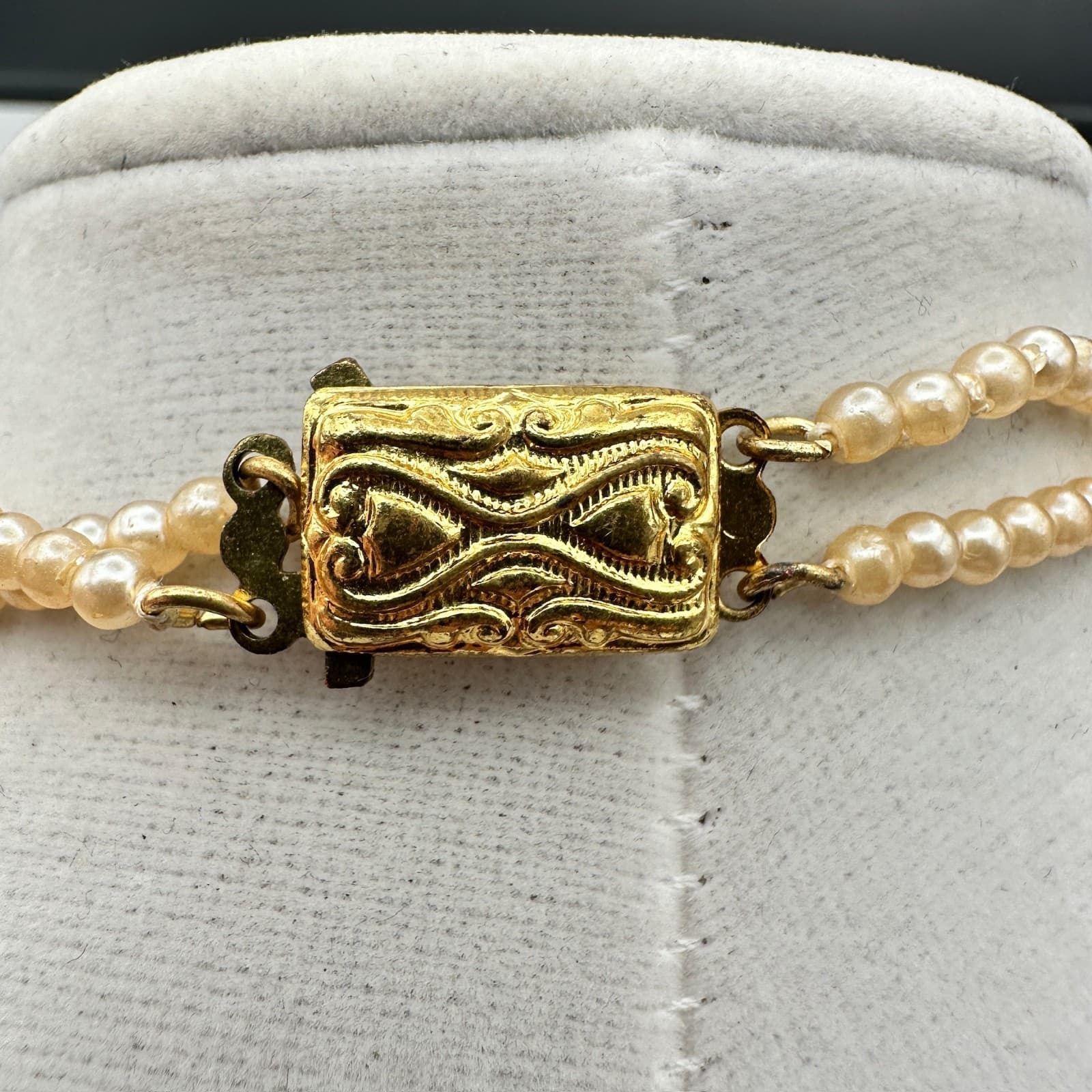 Vintage 80s Plastic Pearl Necklace Double Strand Cream Gold Tone Jewelry - Thumbnail 6