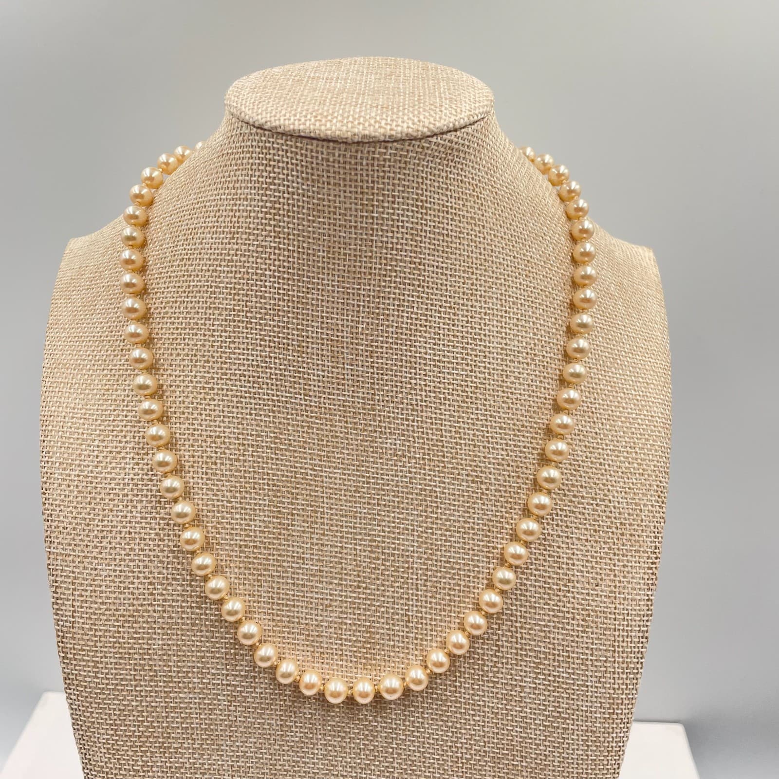 Vintage Gold-Tone Classic Filigree Detail Mother Of Pearl Beaded Collar Necklace - Image 1