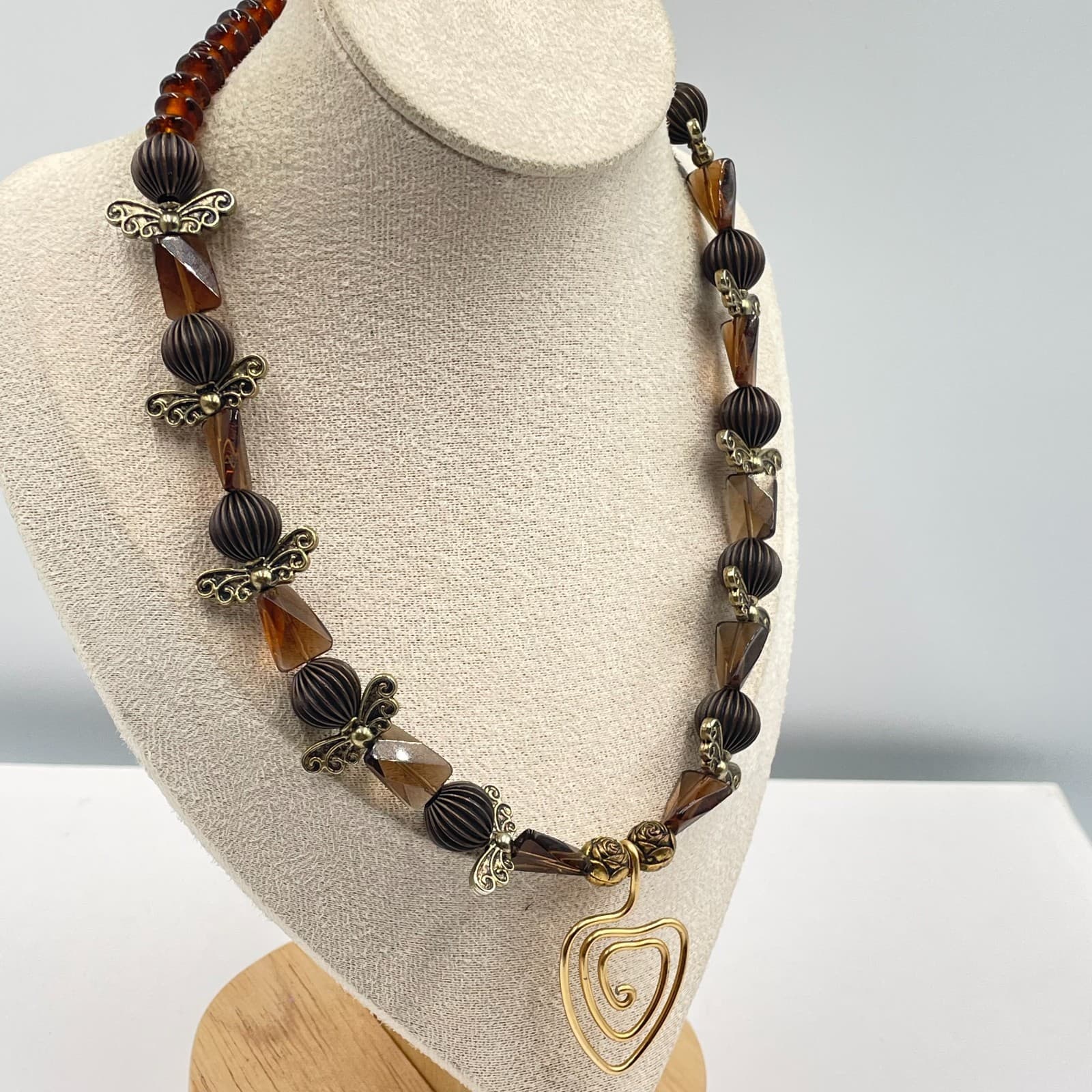 Artisan Gold-Tone Beaded Butterfly Spacers Spiral Heart Pendant Lobster Necklace - Thumbnail 5