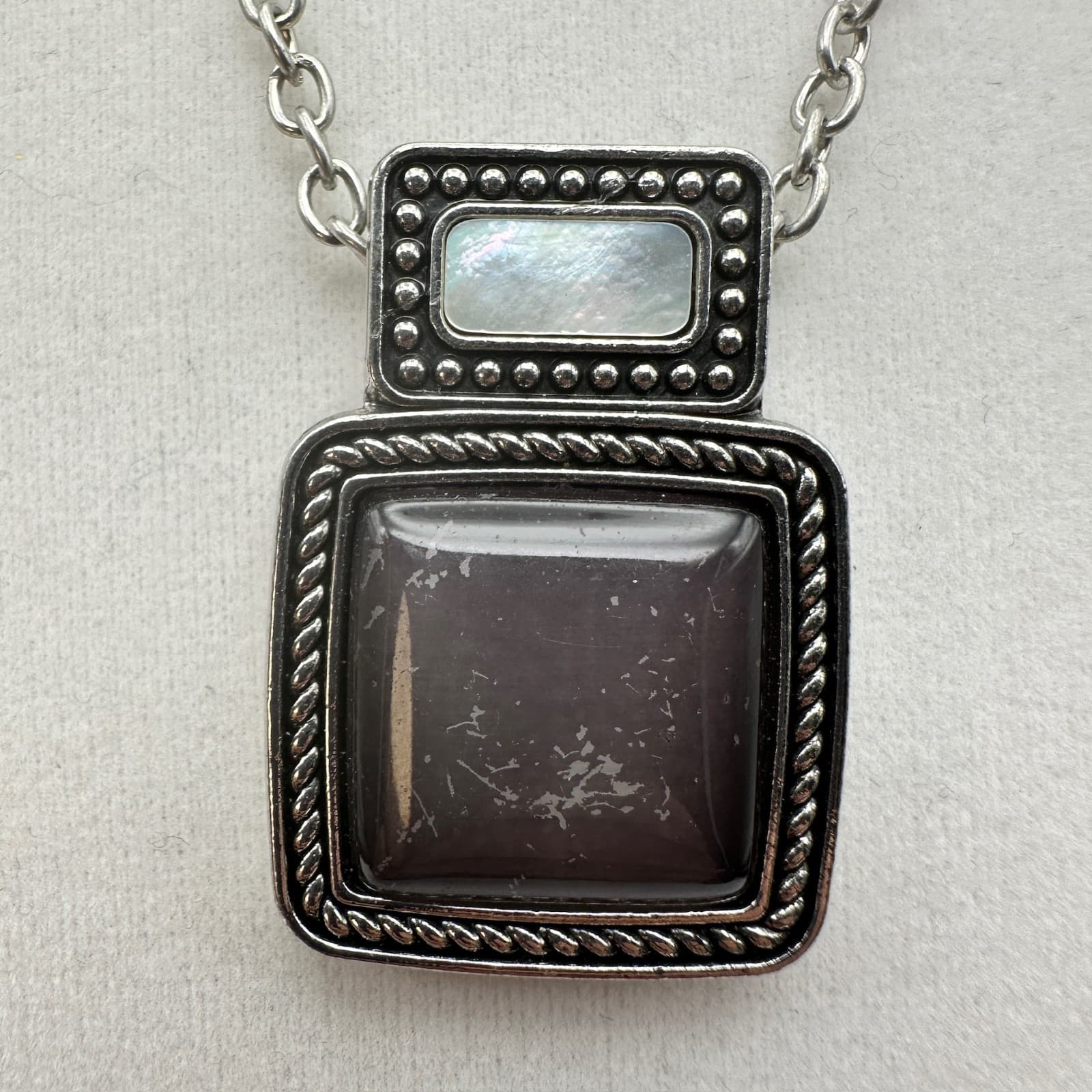 Vintage Y2K 90s Square Pendant Necklace Silver Tone Black Stone Pearl jewelry - Thumbnail 7