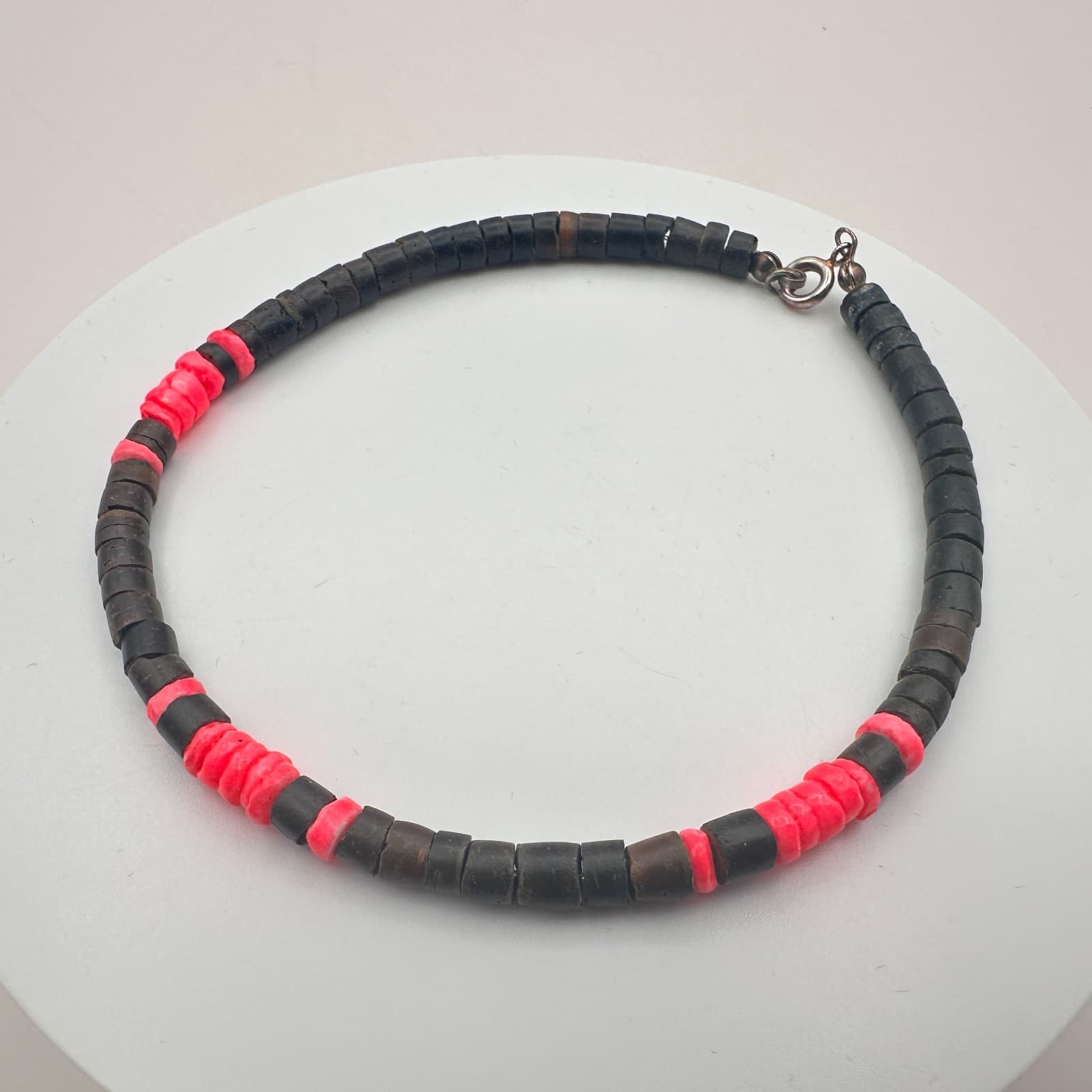 Vintage 90s Heishi Beaded Bracelet Boho Women's Classic Fashion Jewelry - Image 1