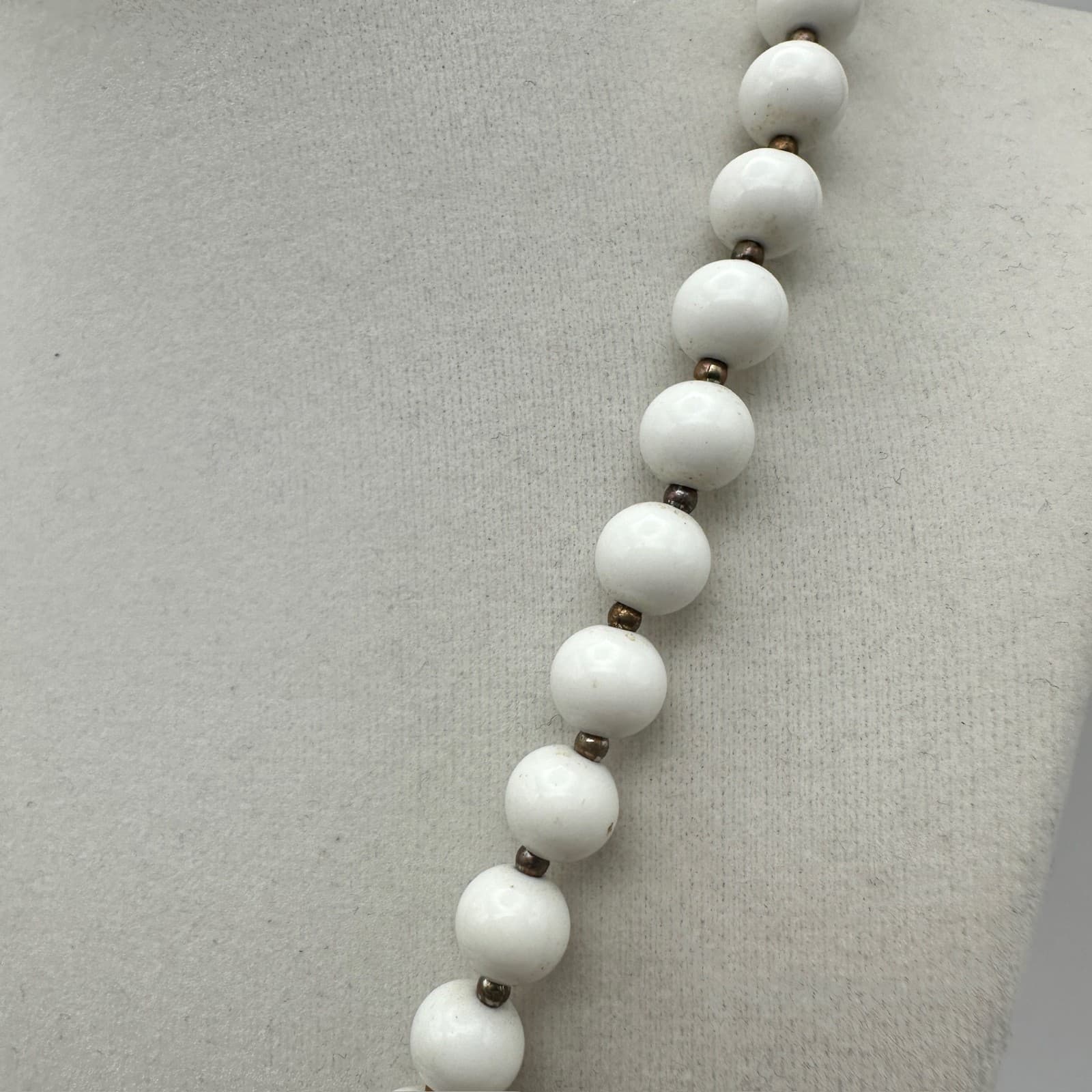 Vintage 90s White Plastic Bead Necklace Round Strand Boho Spring Ring Jewelry - Thumbnail 4