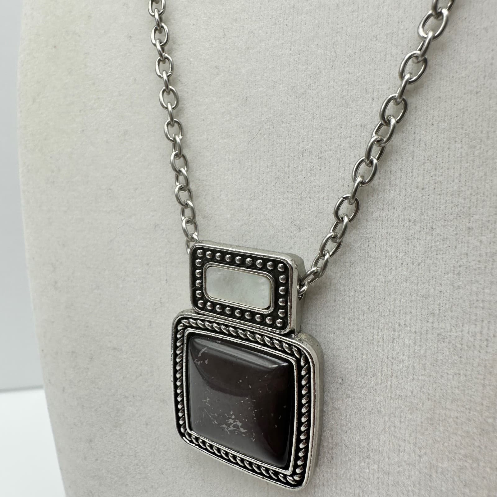 Vintage Y2K 90s Square Pendant Necklace Silver Tone Black Stone Pearl jewelry - Thumbnail 6