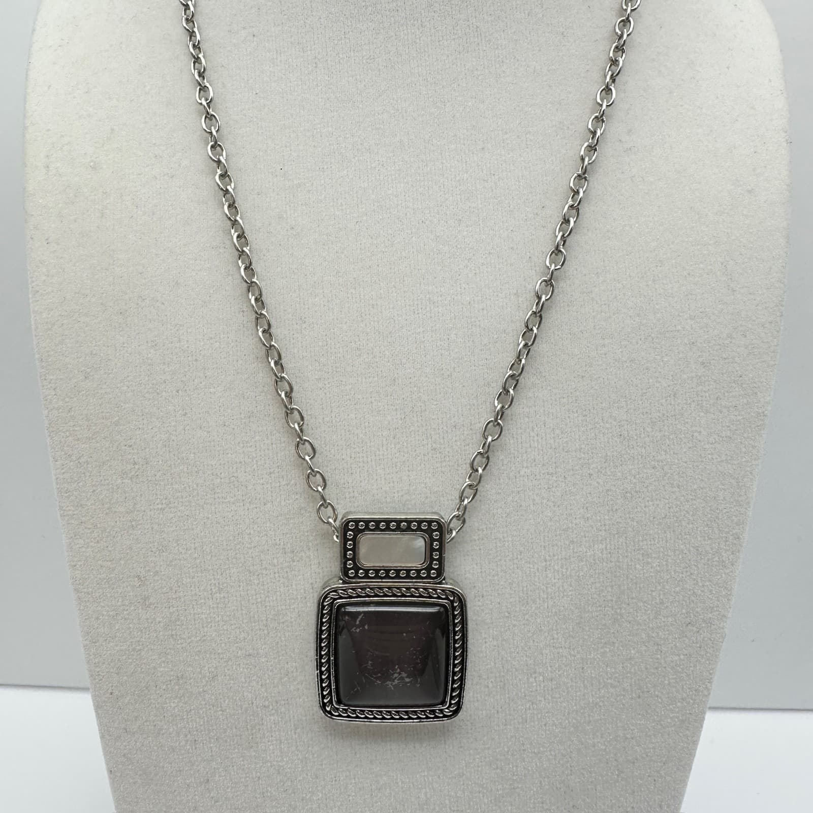 Vintage Y2K 90s Square Pendant Necklace Silver Tone Black Stone Pearl jewelry - Thumbnail 3