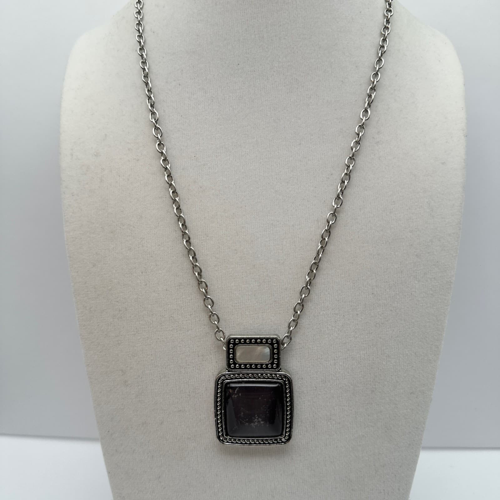 Vintage Y2K 90s Square Pendant Necklace Silver Tone Black Stone Pearl jewelry - Thumbnail 2