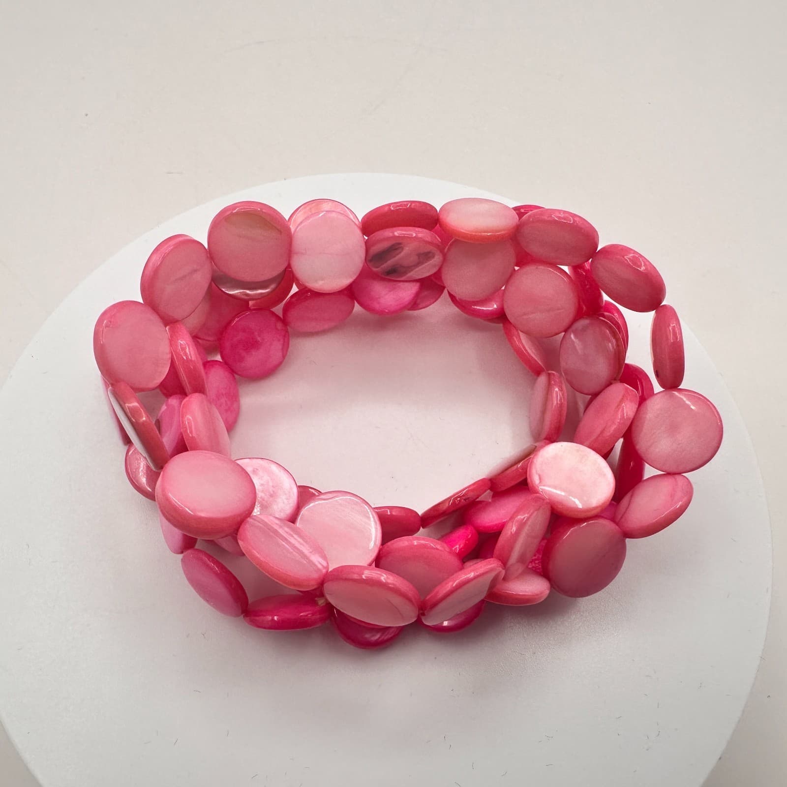 Vintage Y2K Pink Shell Disc Triple Strand Stretch Bracelet Boho Women's Jewelry - Thumbnail 2