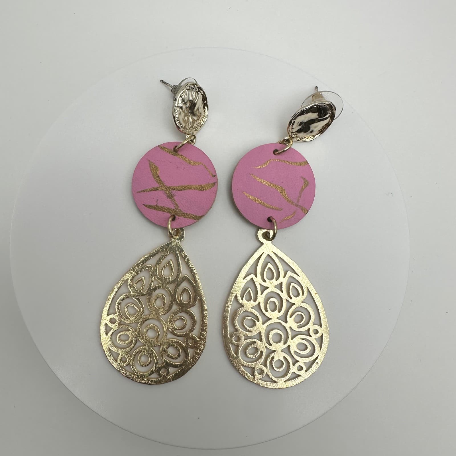 Vintage 90s Gold Filigree Teardrop Dangle Earrings Pink Faux Leather Women's - Thumbnail 6
