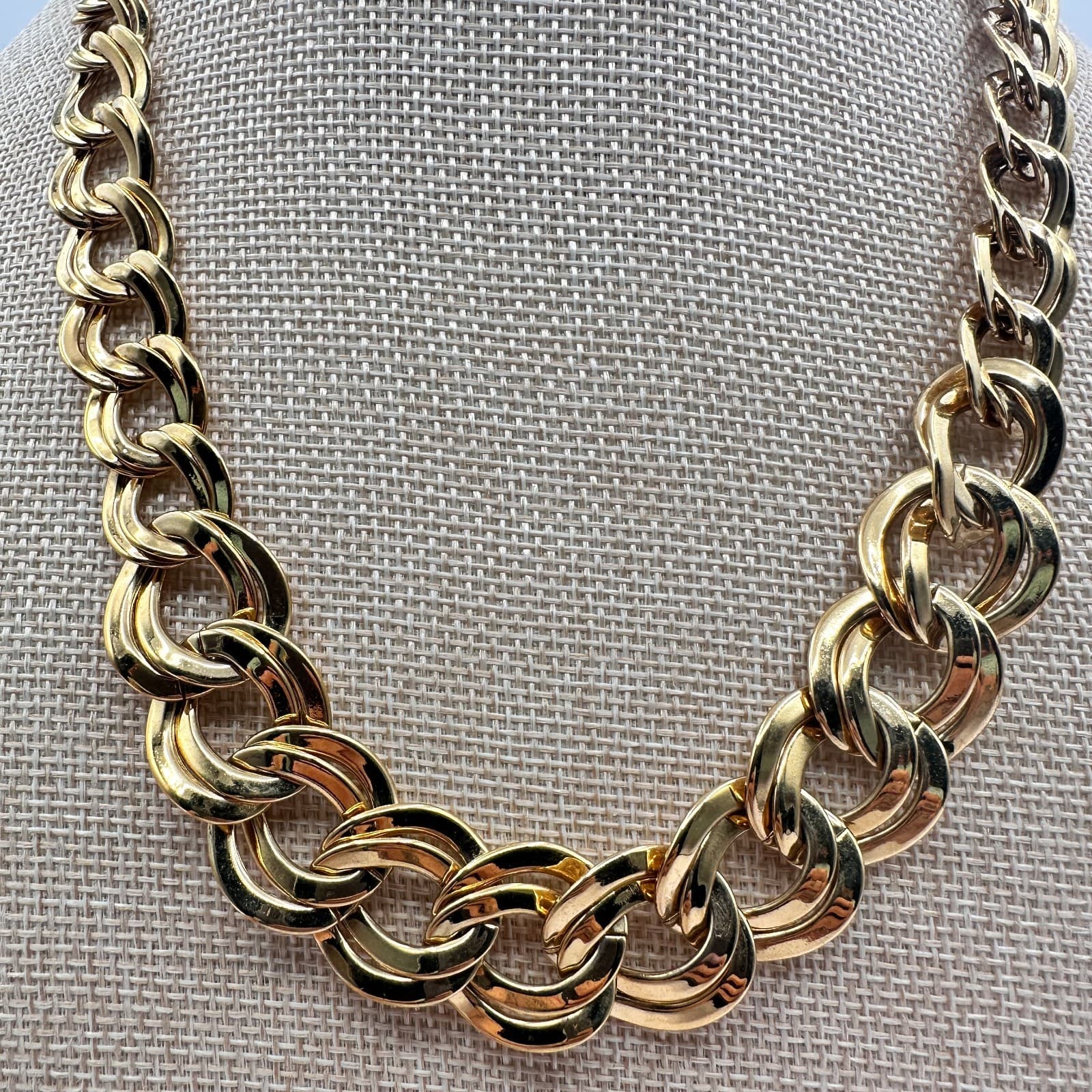 Vintage 90s Gold Tone Chunky Double Link Chain Statement Necklace Jewelry - Thumbnail 2