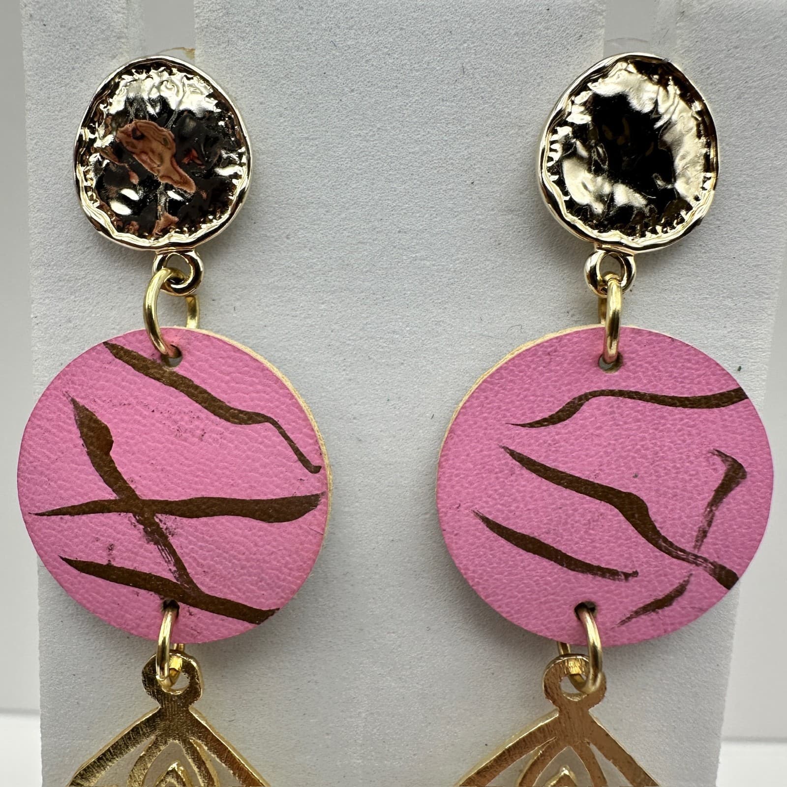 Vintage 90s Gold Filigree Teardrop Dangle Earrings Pink Faux Leather Women's - Thumbnail 5