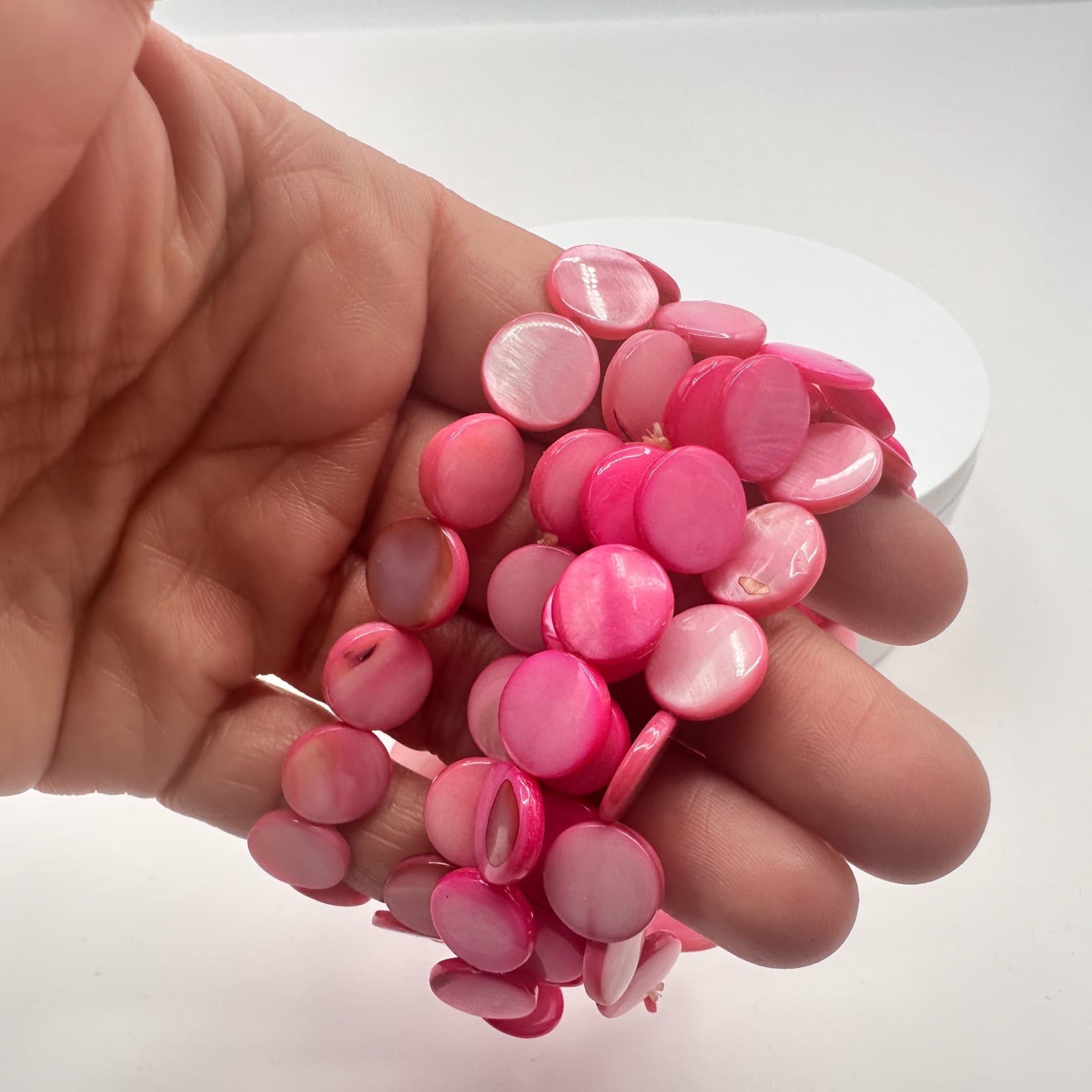 Vintage Y2K Pink Shell Disc Triple Strand Stretch Bracelet Boho Women's Jewelry - Thumbnail 6