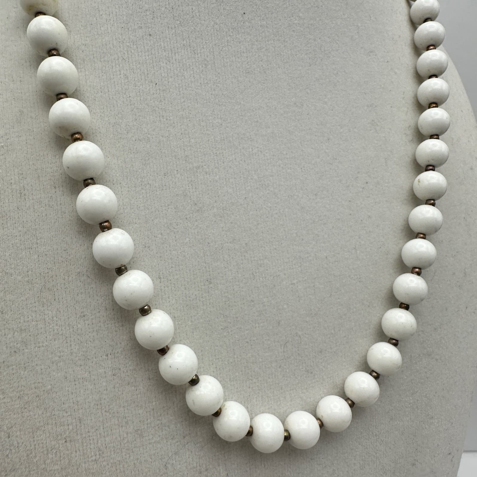 Vintage 90s White Plastic Bead Necklace Round Strand Boho Spring Ring Jewelry - Thumbnail 2