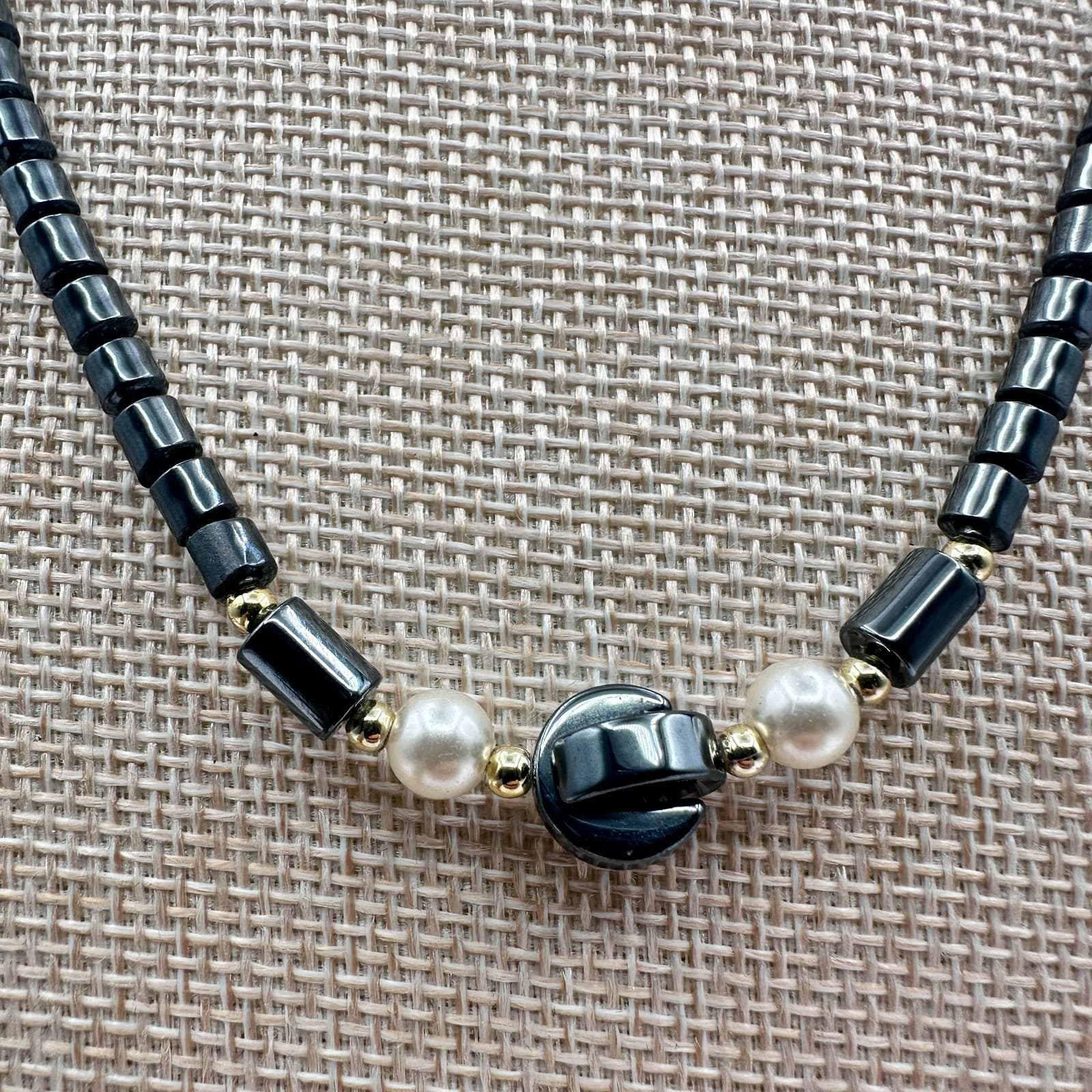 Vintage Y2K Gold Tone Hematite Beaded Necklace Faux Pearl Women's Jewelry - Thumbnail 2