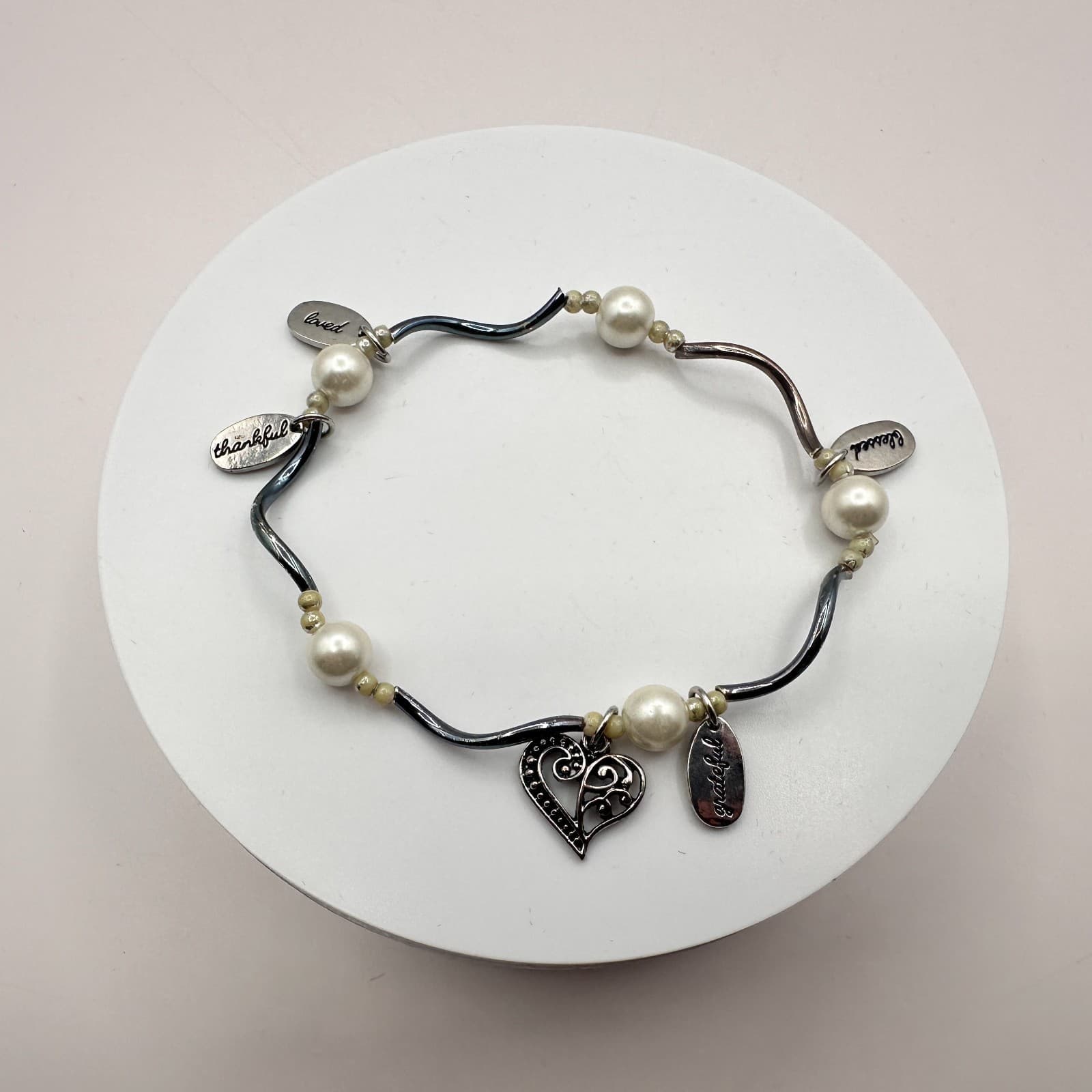 Vintage Y2K Silver Tone Faux Pearl Heart Grateful Charm Bracelet Women's Jewelry - Thumbnail 4