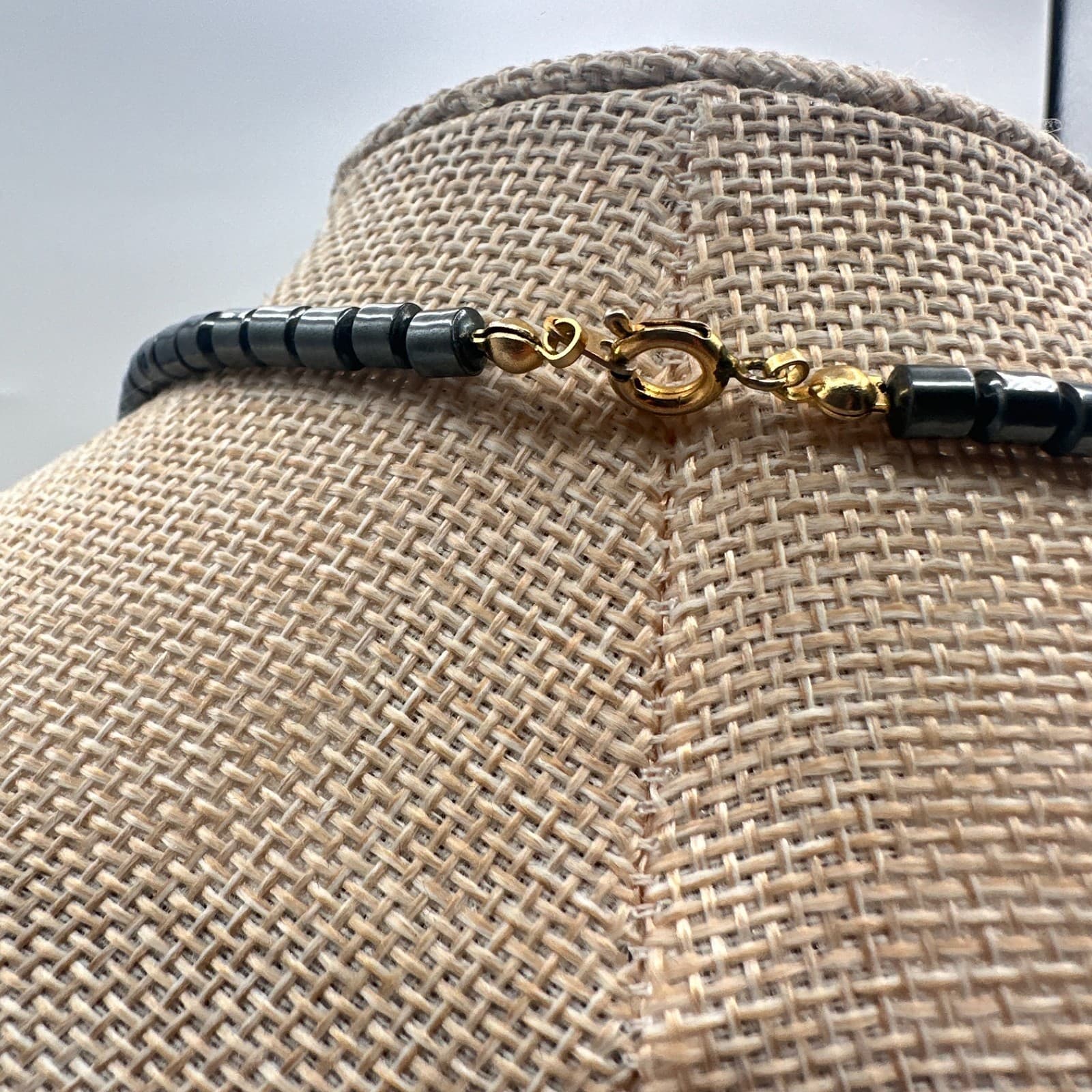 Vintage Y2K Gold Tone Hematite Beaded Necklace Faux Pearl Women's Jewelry - Thumbnail 8