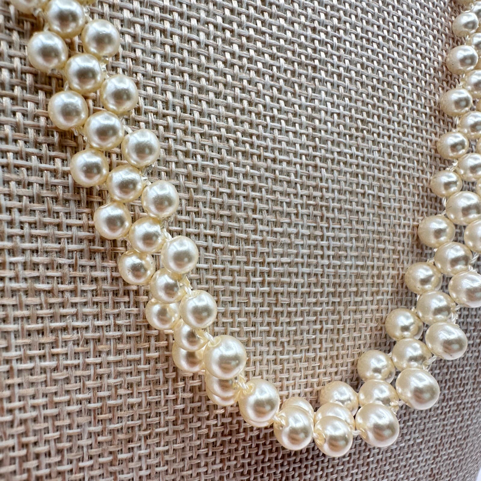 Vintage 90s Cream Faux Pearl Beaded Strand Necklace Gold Tone Classic Jewelry - Thumbnail 3