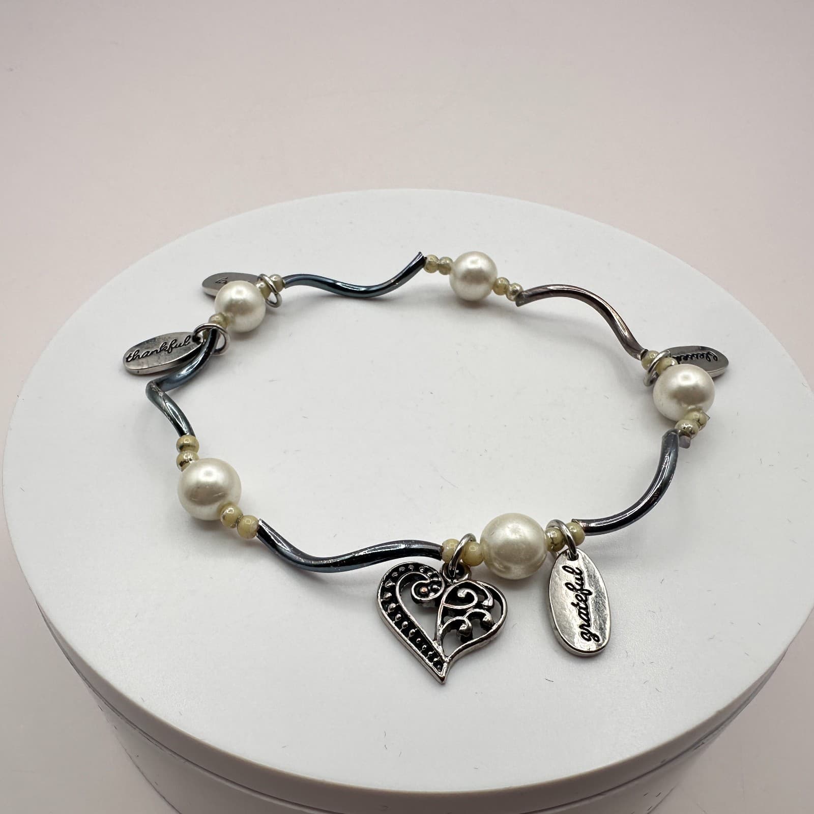 Vintage Y2K Silver Tone Faux Pearl Heart Grateful Charm Bracelet Women's Jewelry - Thumbnail 6