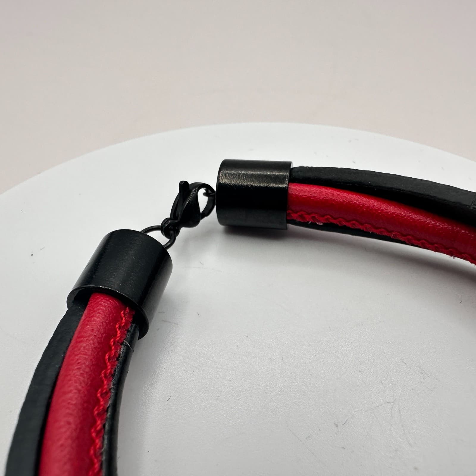 Vintage 90s Red Black Multi Strand Leather Braided Cord Bracelet Unisex Jewelry - Thumbnail 5