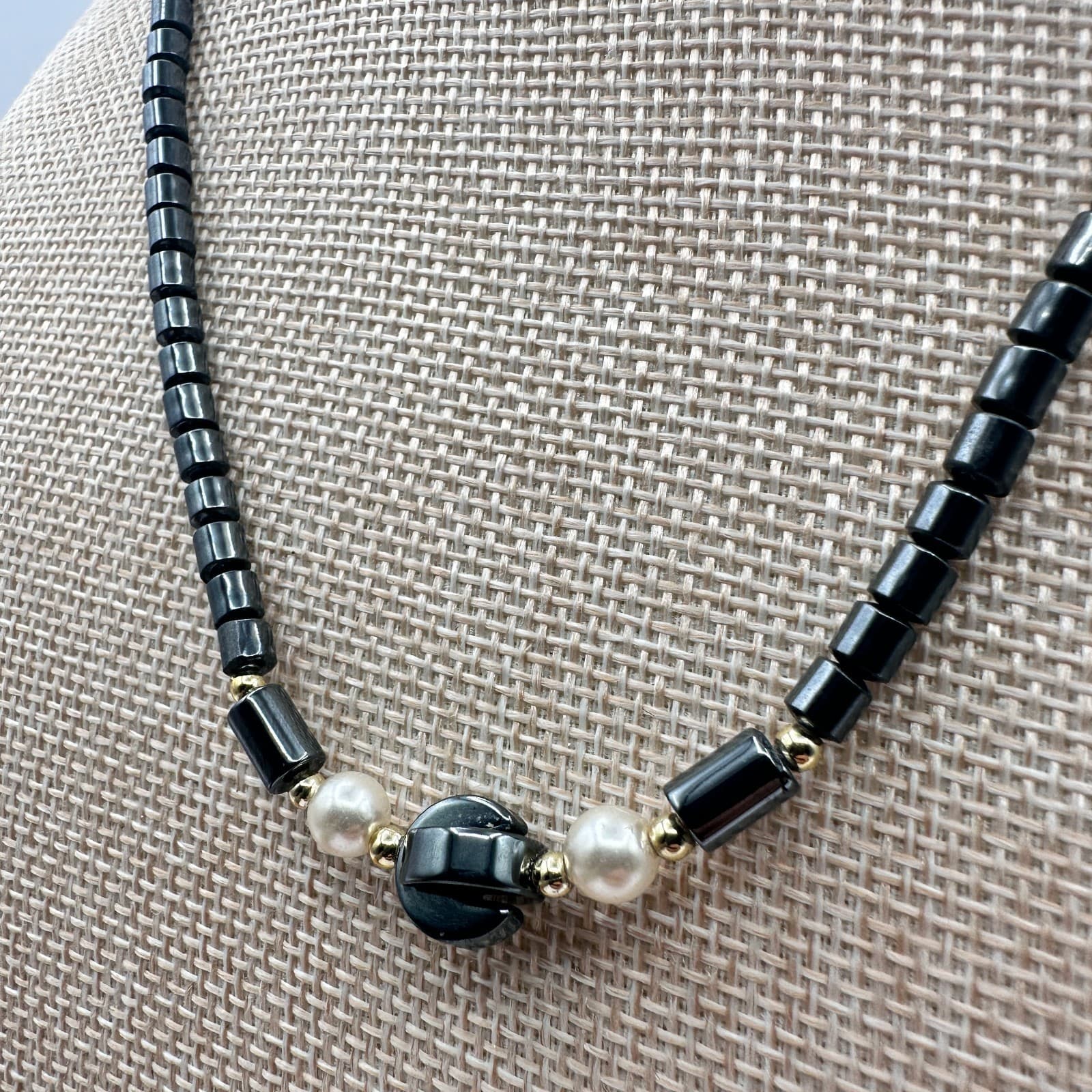 Vintage Y2K Gold Tone Hematite Beaded Necklace Faux Pearl Women's Jewelry - Thumbnail 5